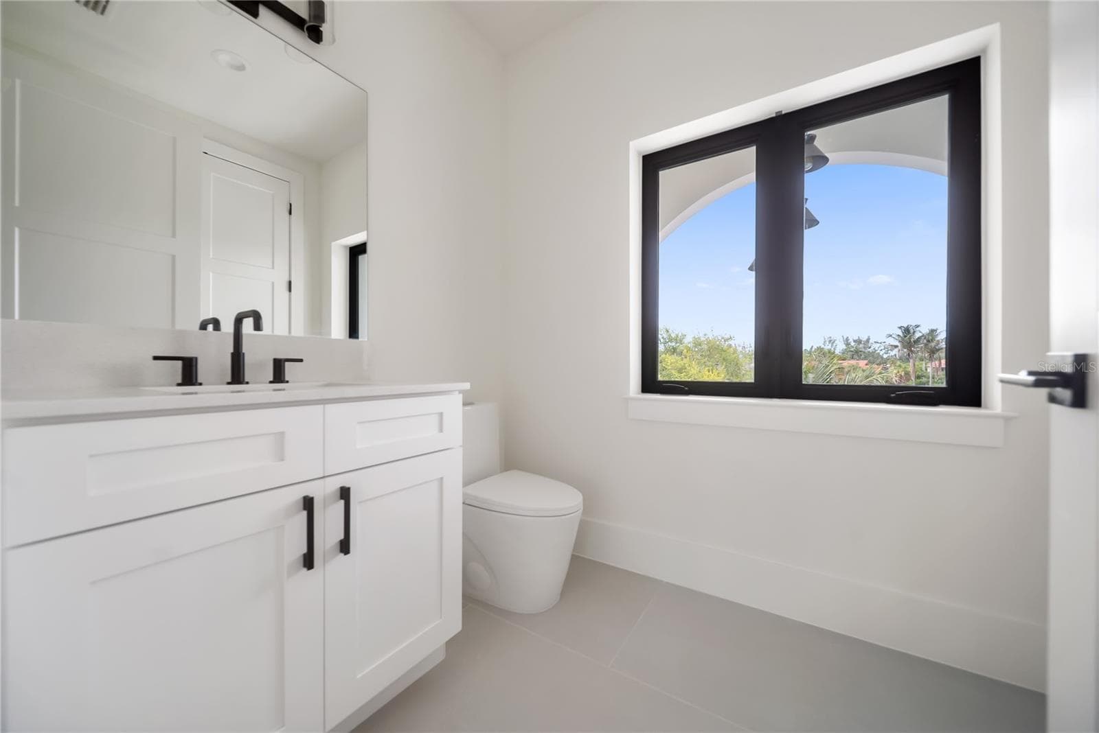 Single Family Residence at 626 BUTTONWOOD DR, LONGBOAT KEY, photo 63 of 91