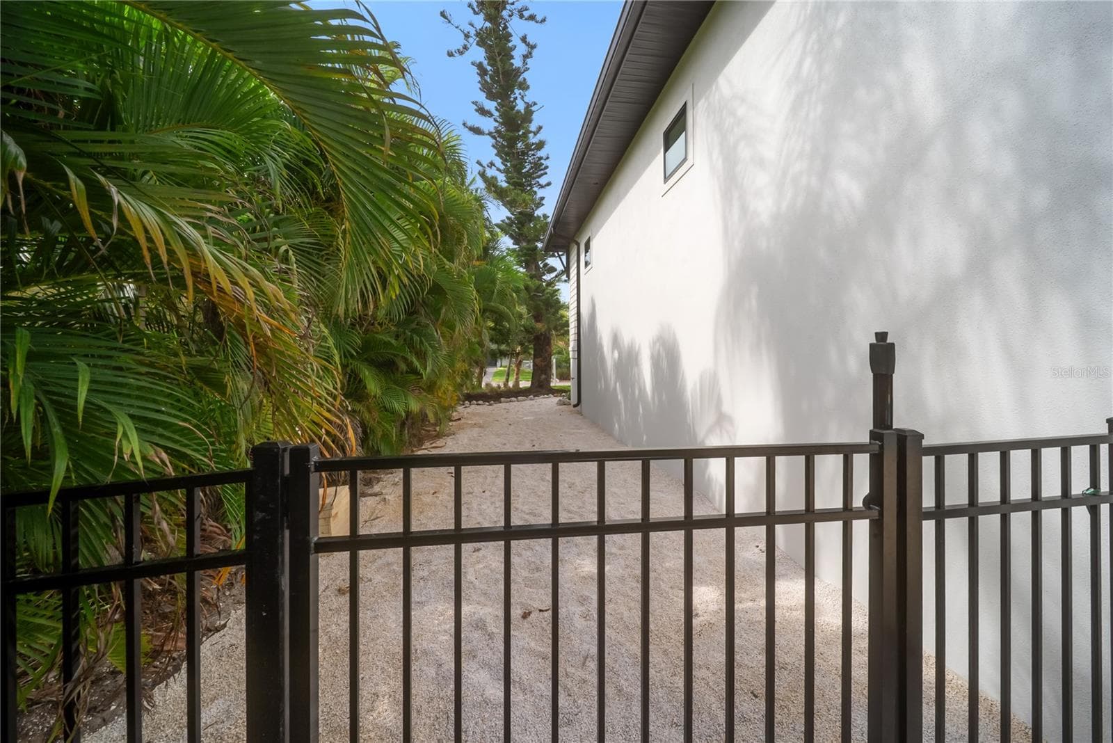 Single Family Residence at 626 BUTTONWOOD DR, LONGBOAT KEY, photo 68 of 91