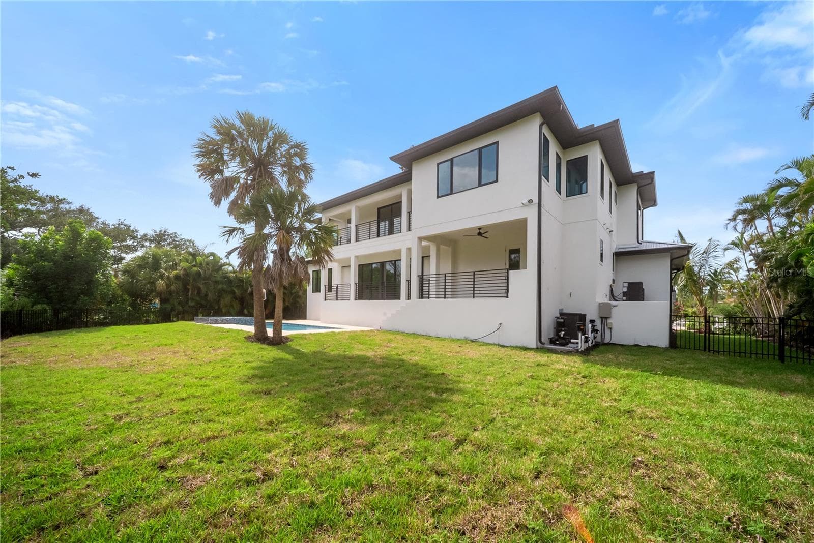 Single Family Residence at 626 BUTTONWOOD DR, LONGBOAT KEY, photo 70 of 91