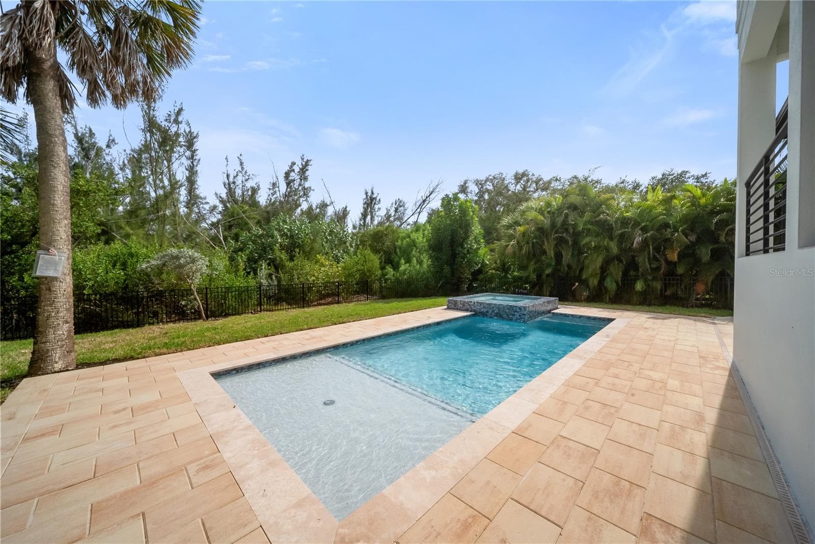 Single Family Residence at 626 BUTTONWOOD DR, LONGBOAT KEY, photo 73 of 91