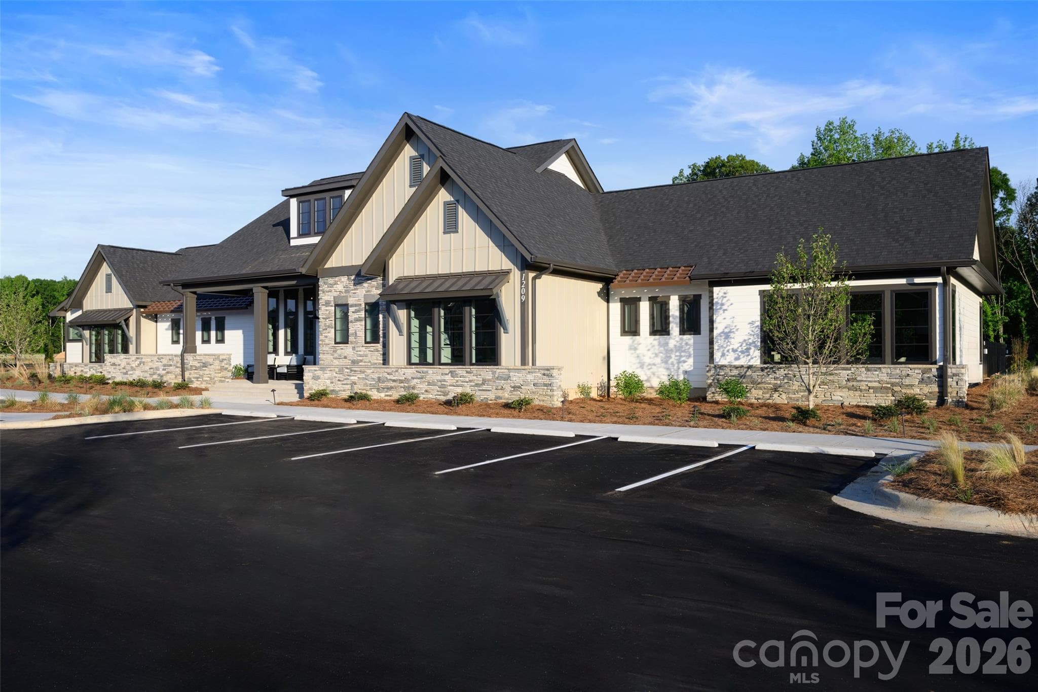 The Landing Amenity Complex - Waxhaw
