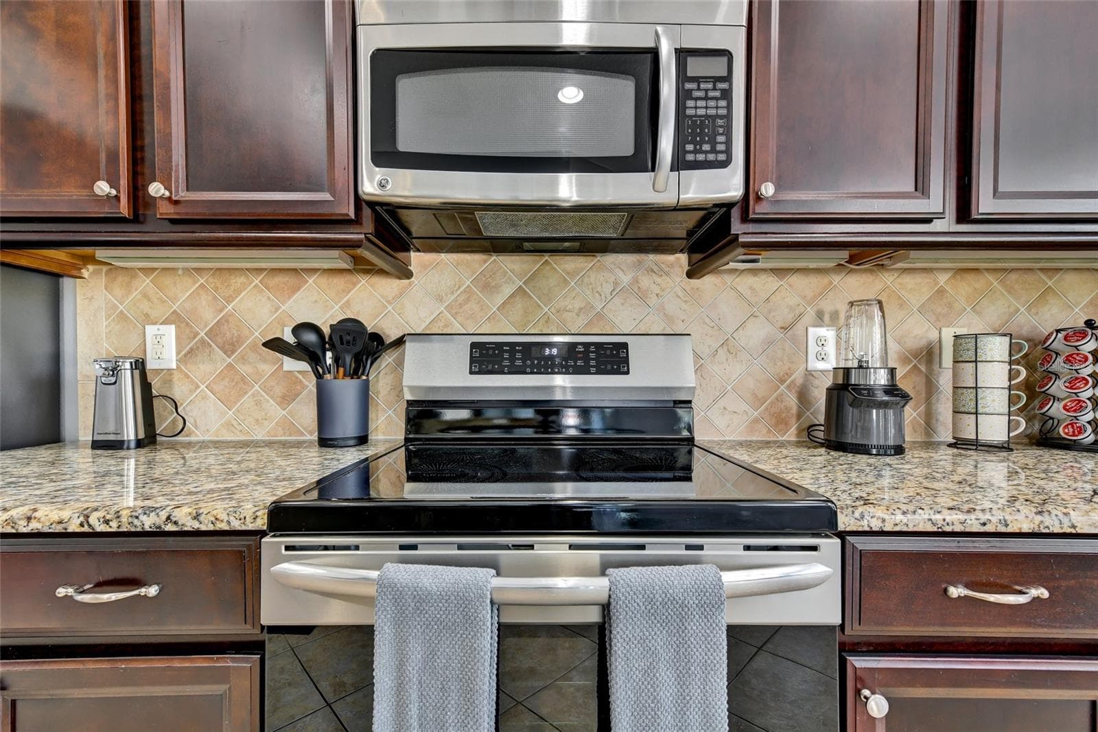 Single Family Residence at 7514 FOREST MERE DR, RIVERVIEW, photo 15 of 55