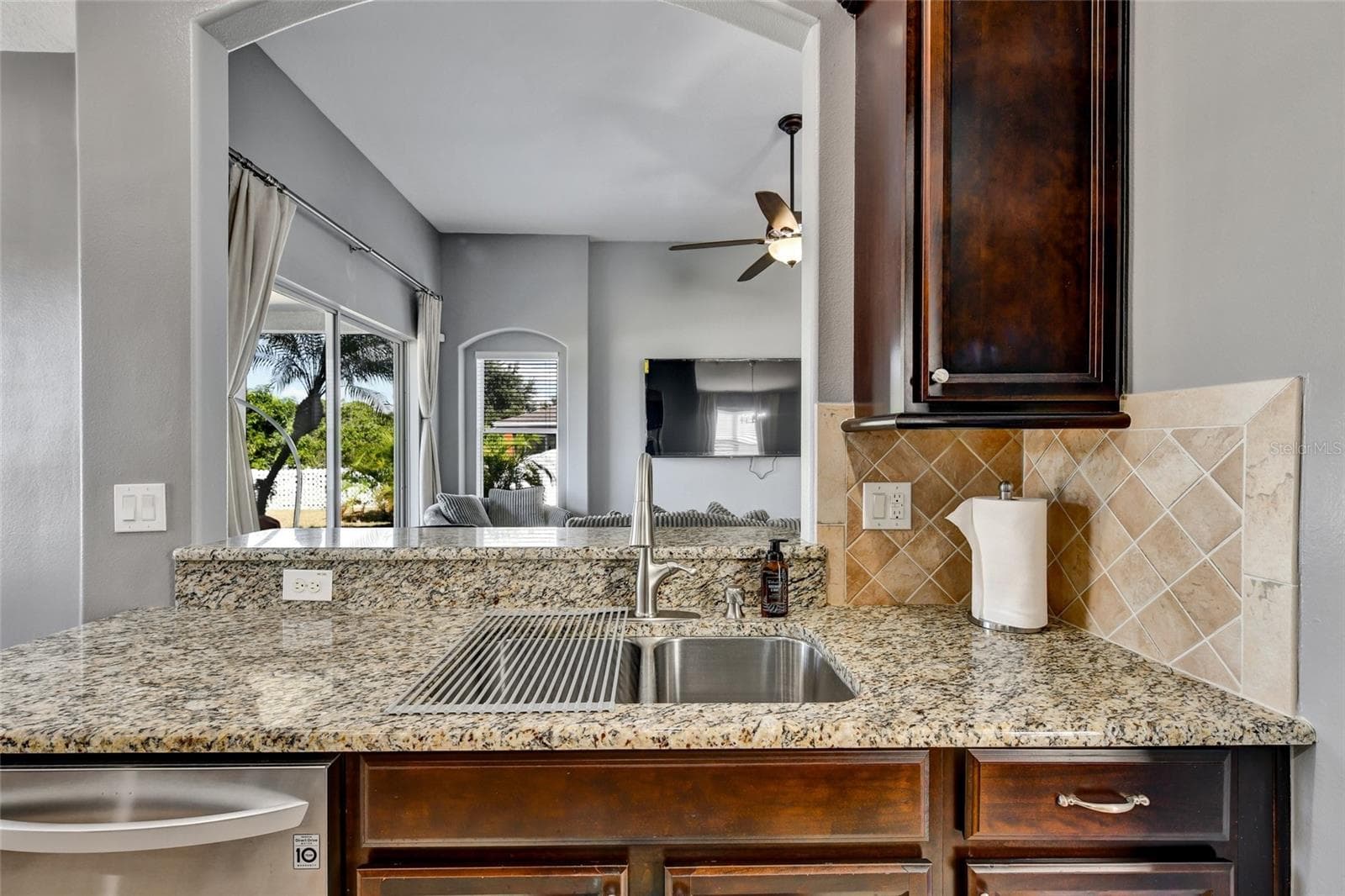 Single Family Residence at 7514 FOREST MERE DR, RIVERVIEW, photo 17 of 55