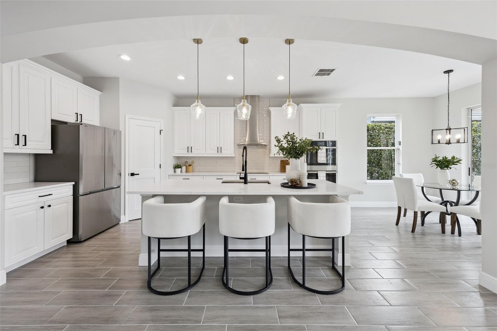 Single Family Residence at 1812 LAKE ROBERTS LANDING DR, WINTER GARDEN, photo 4 of 69
