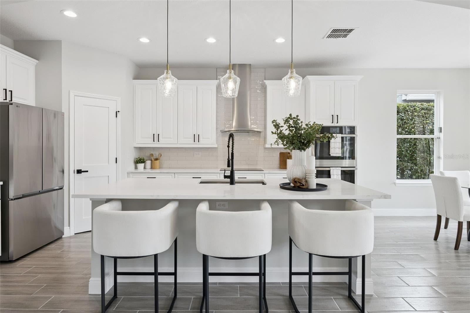 Single Family Residence at 1812 LAKE ROBERTS LANDING DR, WINTER GARDEN, photo 12 of 69