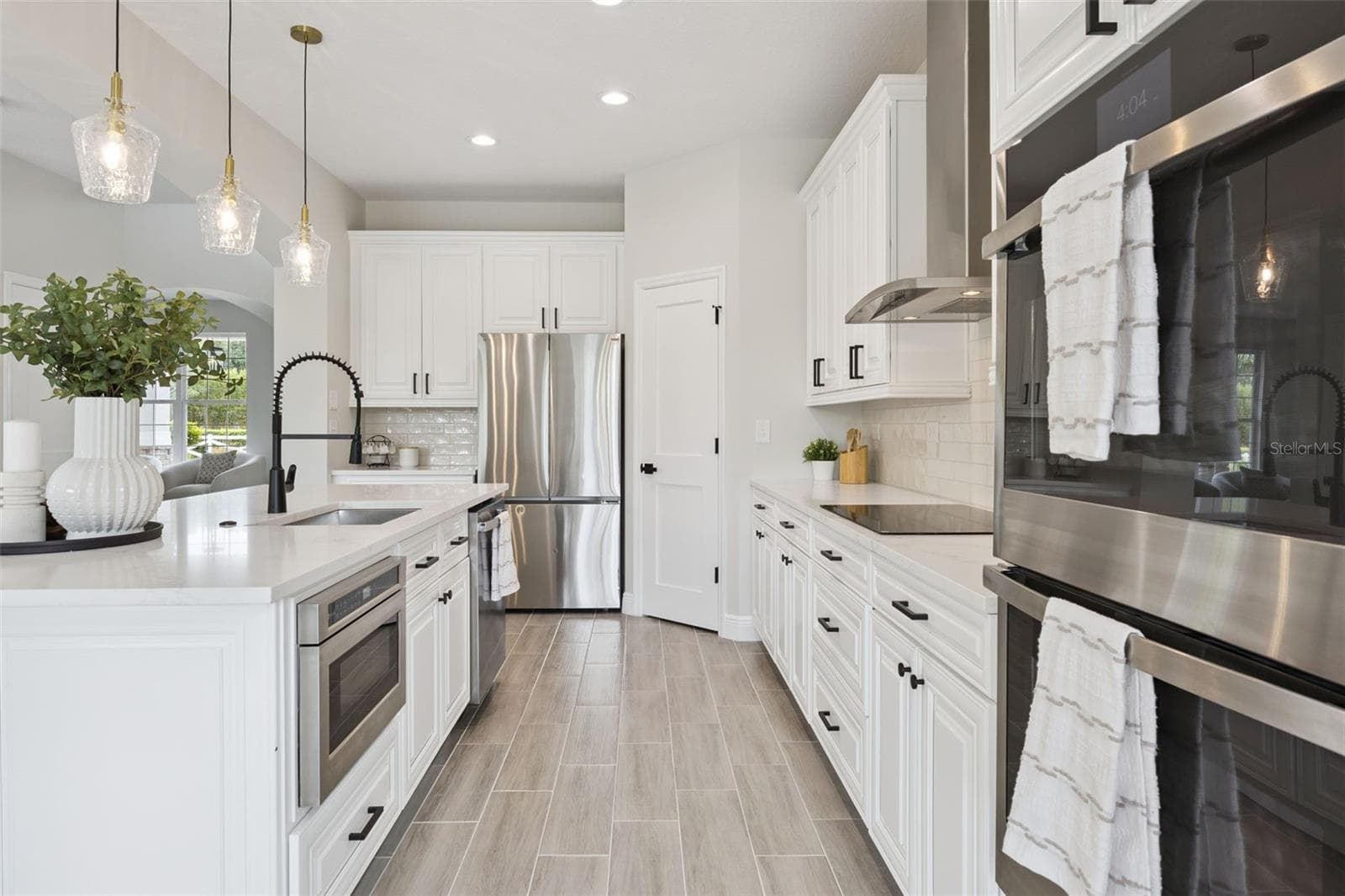 Single Family Residence at 1812 LAKE ROBERTS LANDING DR, WINTER GARDEN, photo 14 of 69