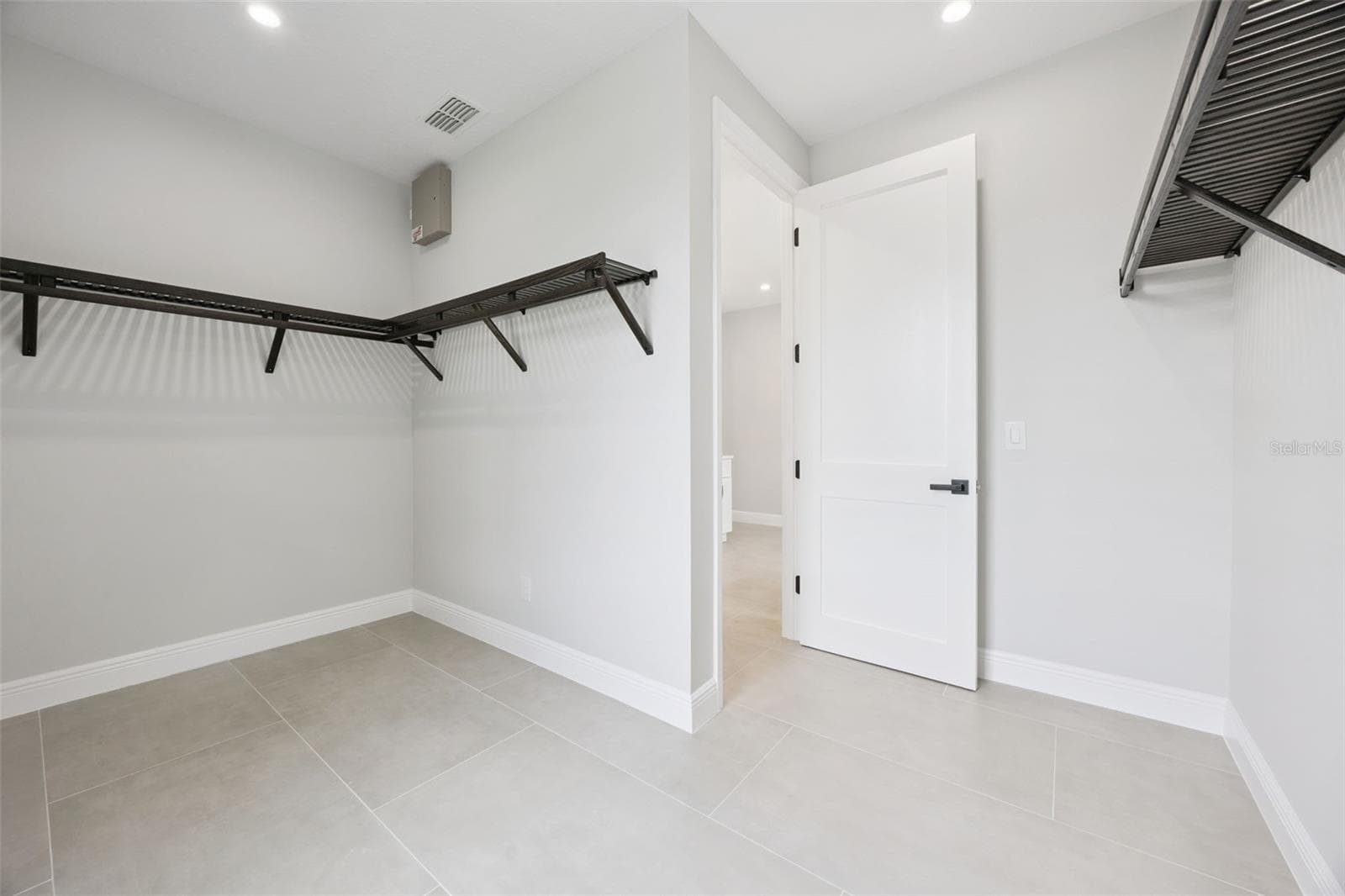 Single Family Residence at 1812 LAKE ROBERTS LANDING DR, WINTER GARDEN, photo 46 of 69