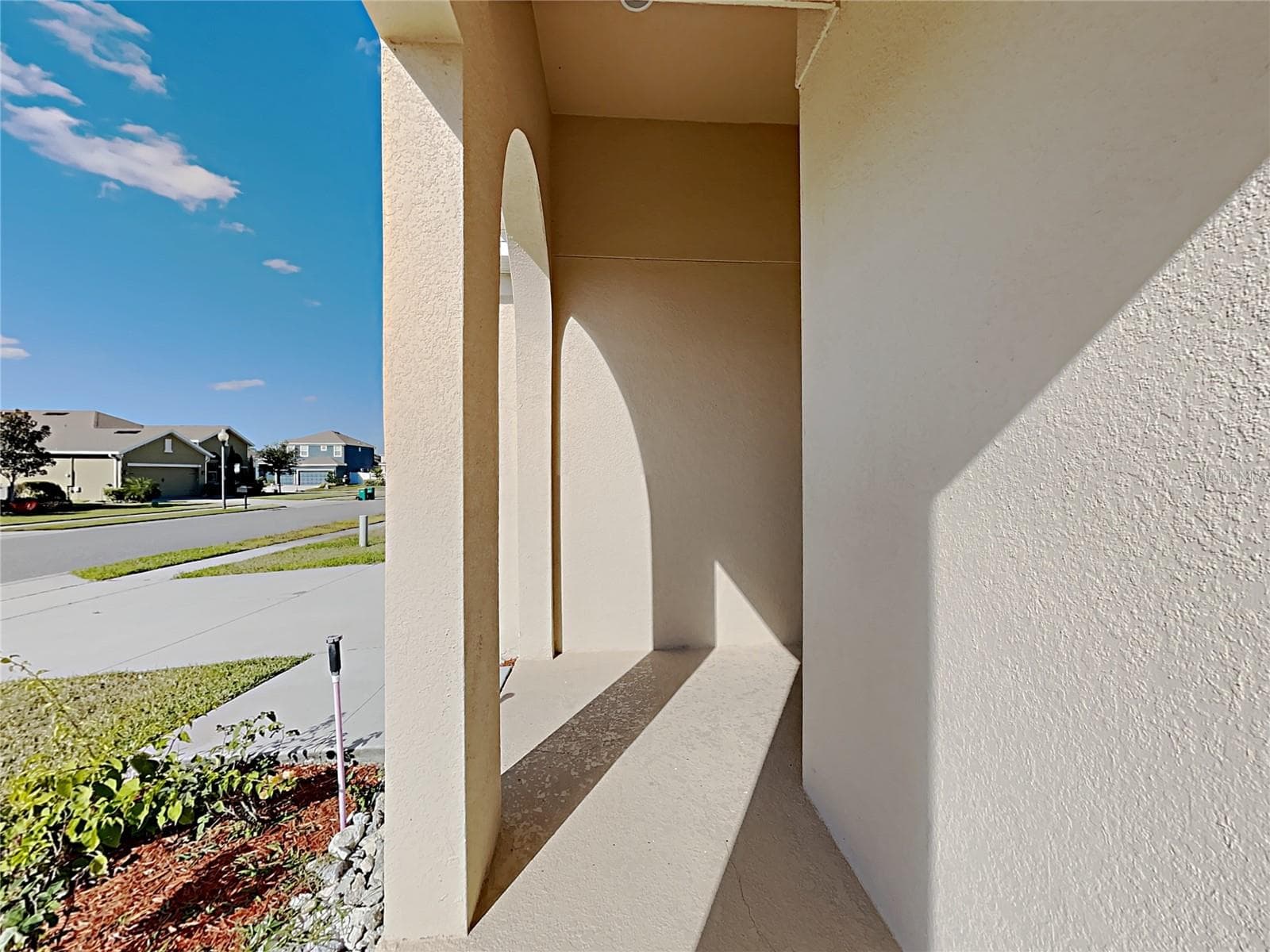 Single Family Residence at 1328 ARONIMINIK DR, MOUNT DORA, photo 2 of 22
