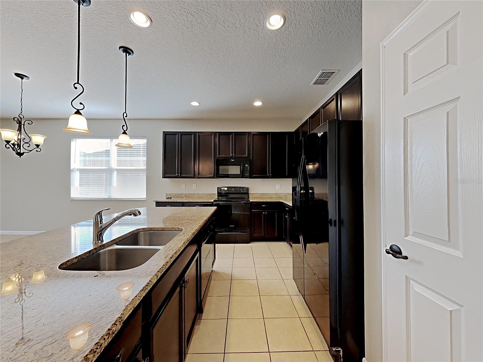 Single Family Residence at 1328 ARONIMINIK DR, MOUNT DORA, photo 7 of 22