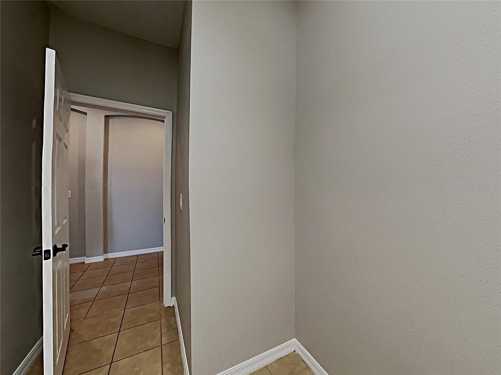 Single Family Residence at 1328 ARONIMINIK DR, MOUNT DORA, photo 14 of 22