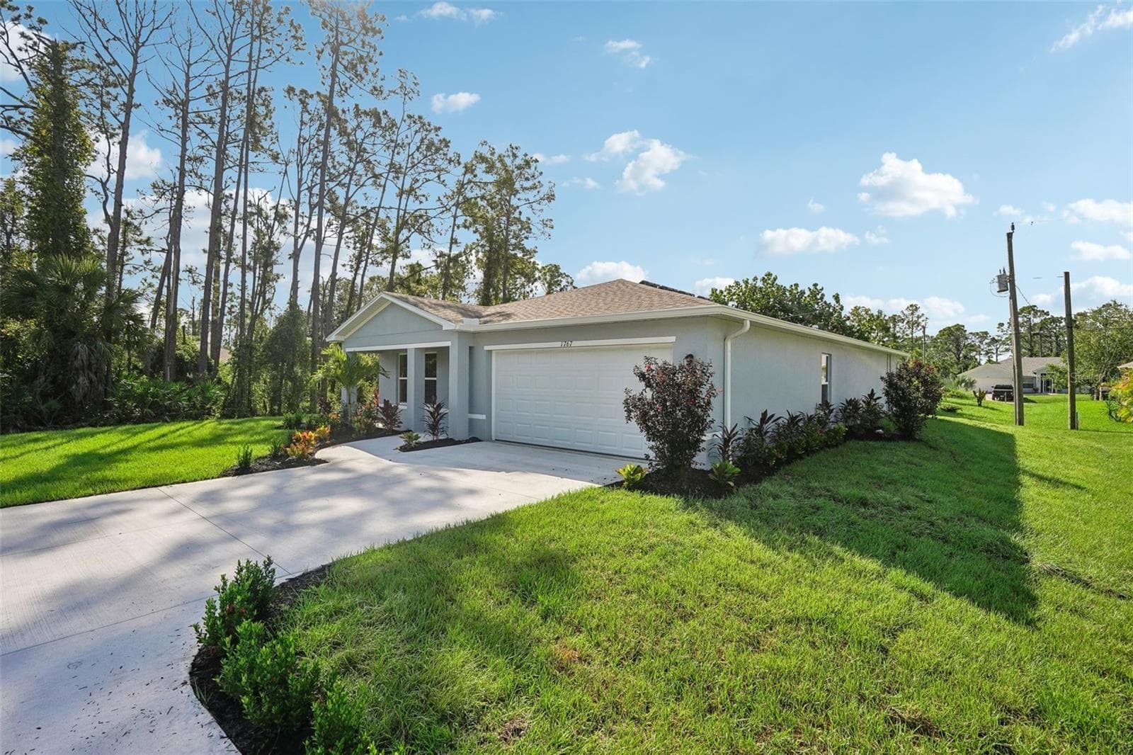 Single Family Residence at 1329 STONE RIDGE CIR, SEBRING, photo 6 of 37