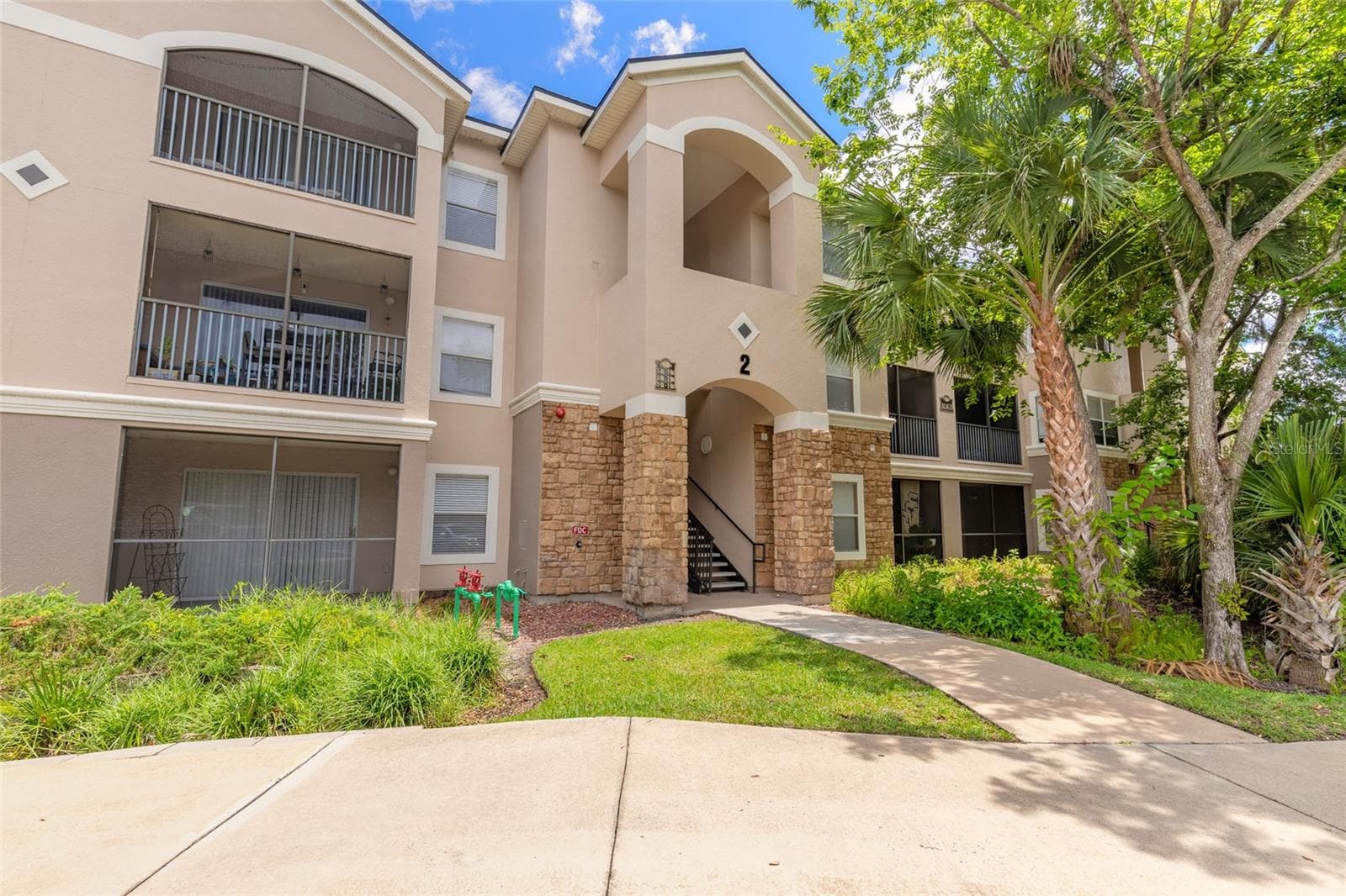 940 VILLAGE TRL #2-208