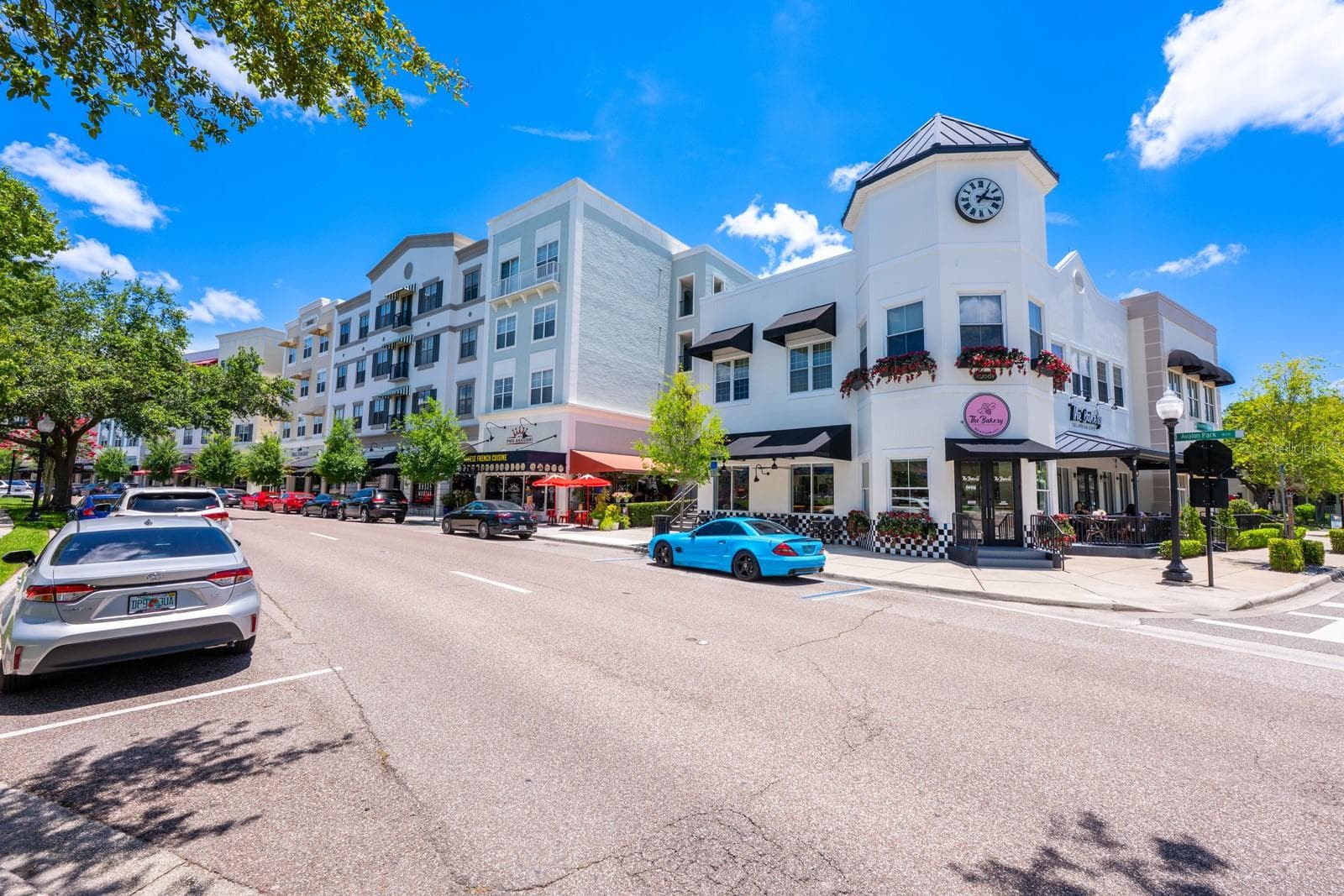 Avalon Park is known for its lively TOWN CENTER, seasonal festivals, farmers markets, holiday celebrations, food truck events, and STRONG SENSE OF COMMUNITY that make it one of East Orlando's most desirable places to live. - 2564 ABEY BLANCO DR, ORLANDO
