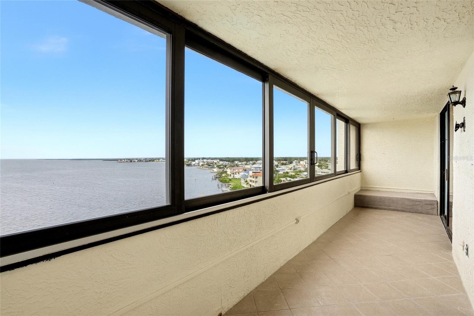9TH FLOOR VIEW - 6035 SEA RANCH DR #902, HUDSON