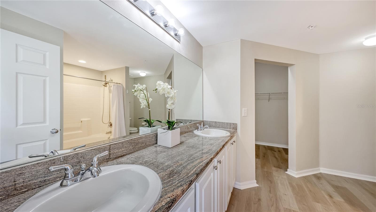 Primary bathroom. Quartz countertop. Double sinks. - 5551 BENTGRASS DR #11-117, SARASOTA