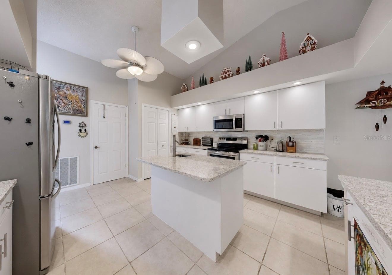 Single Family Residence at 2027 NEW BEDFORD DR, SUN CITY CENTER, photo 28 of 51