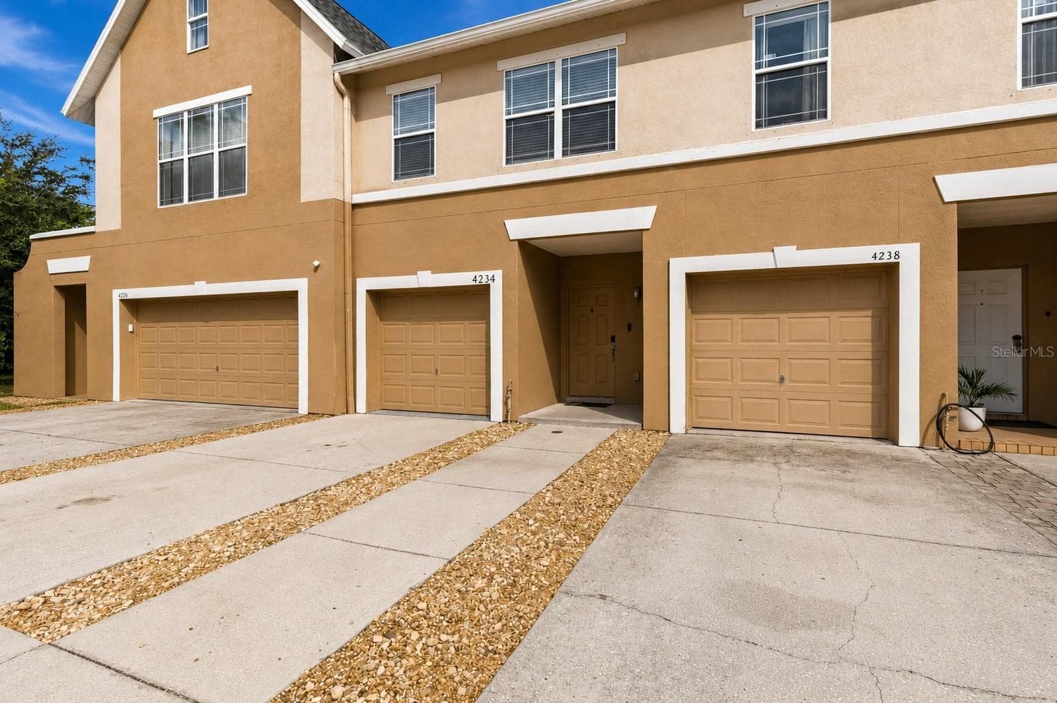 Townhouse at 4234 TYLER CIR N ##102B, ST PETERSBURG, photo 2 of 19