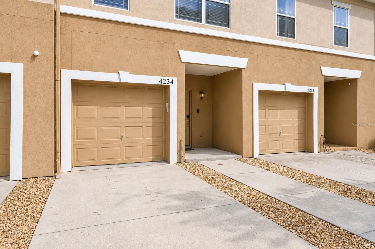 Townhouse at 4234 TYLER CIR N ##102B, ST PETERSBURG, photo 3 of 19