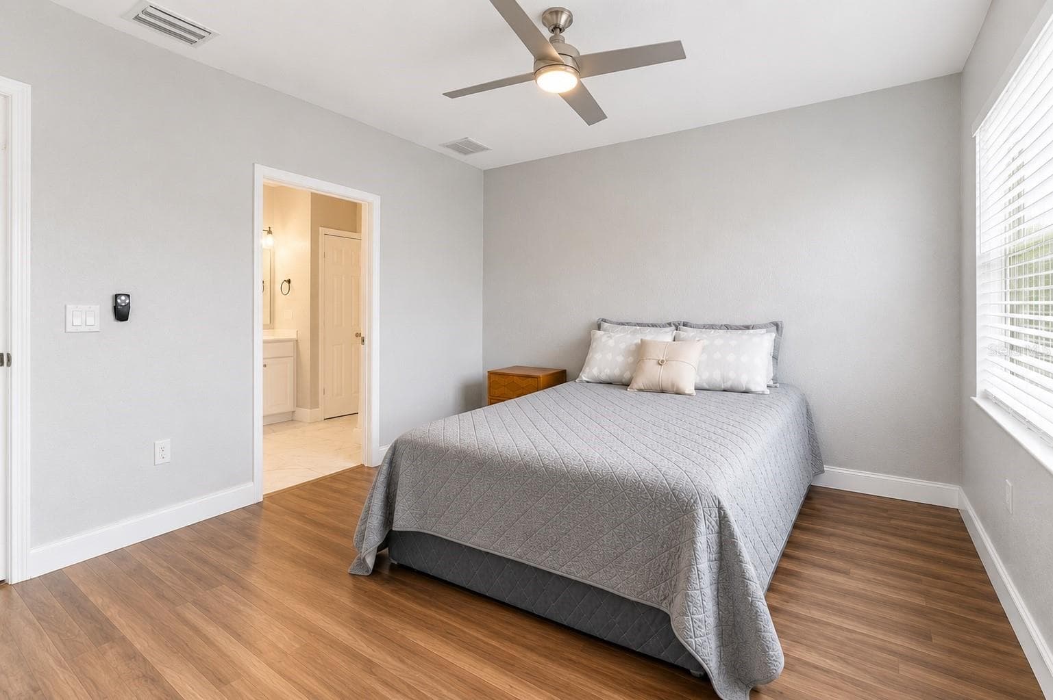 Townhouse at 4234 TYLER CIR N ##102B, ST PETERSBURG, photo 9 of 19