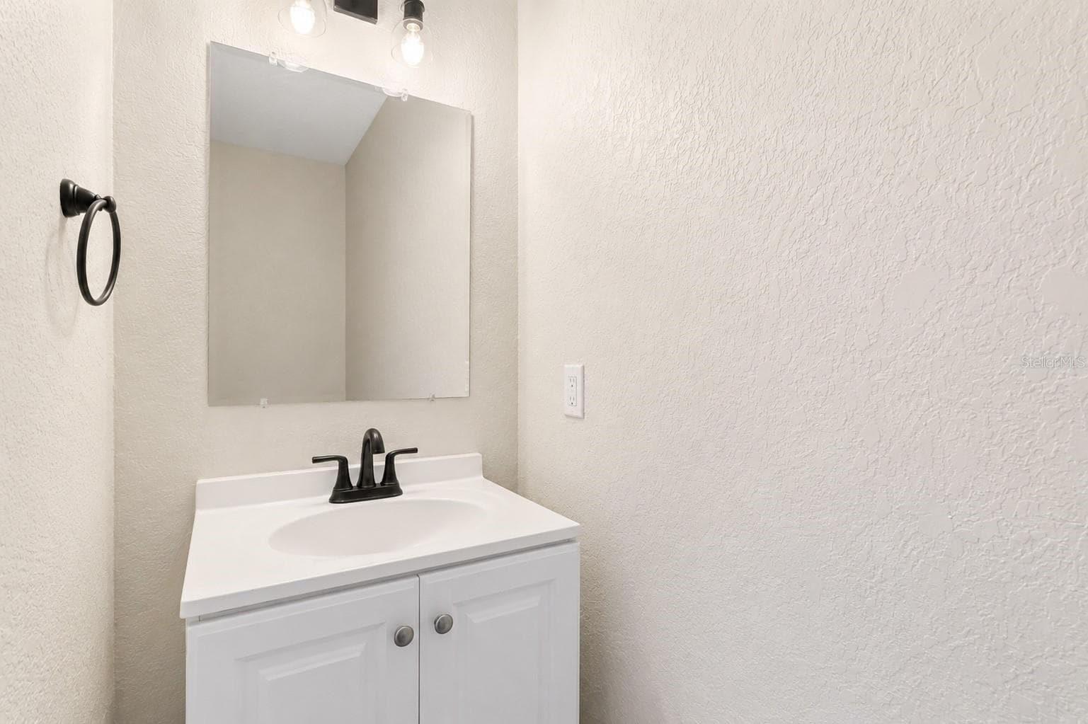 Townhouse at 4234 TYLER CIR N ##102B, ST PETERSBURG, photo 15 of 19