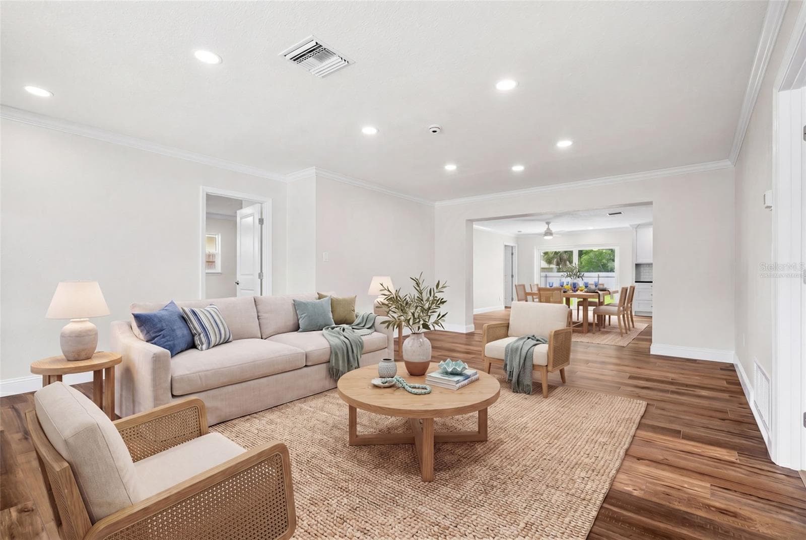 virtually staged - 723 W BAYSHORE DR, TARPON SPRINGS