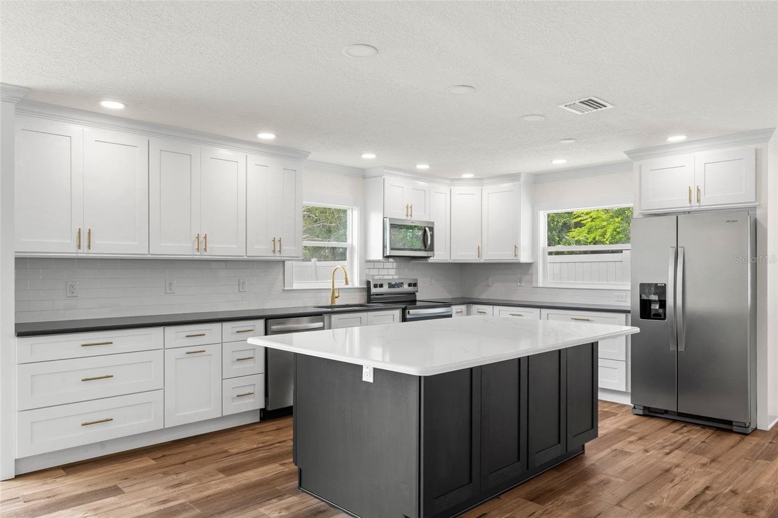 Single Family Residence at 723 W BAYSHORE DR, TARPON SPRINGS, photo 12 of 60