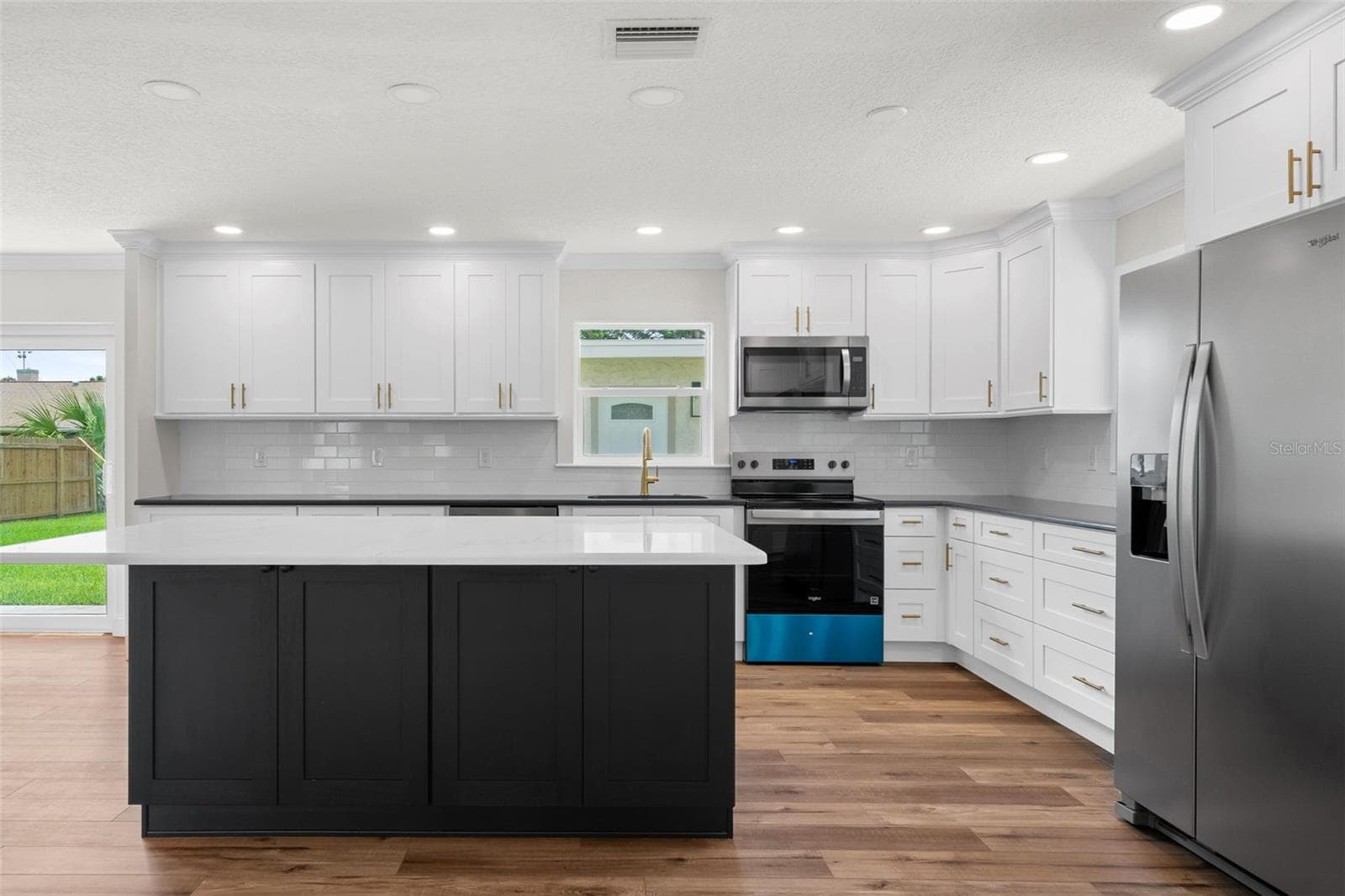 Single Family Residence at 723 W BAYSHORE DR, TARPON SPRINGS, photo 13 of 60