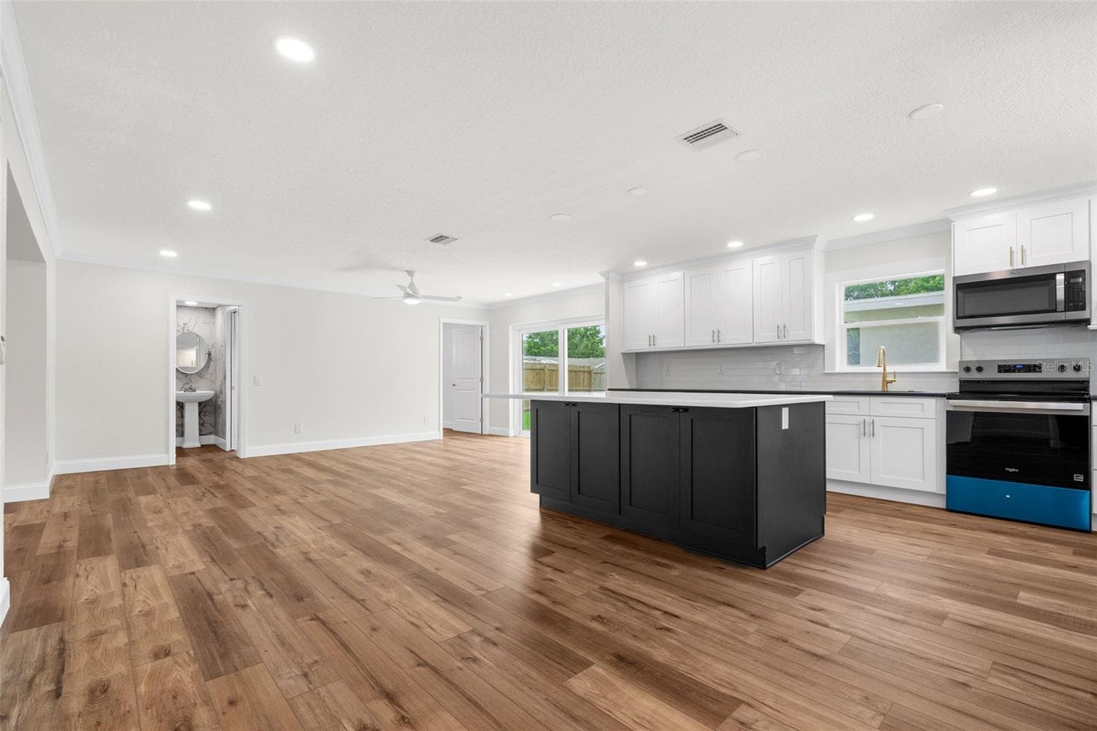 Single Family Residence at 723 W BAYSHORE DR, TARPON SPRINGS, photo 14 of 60