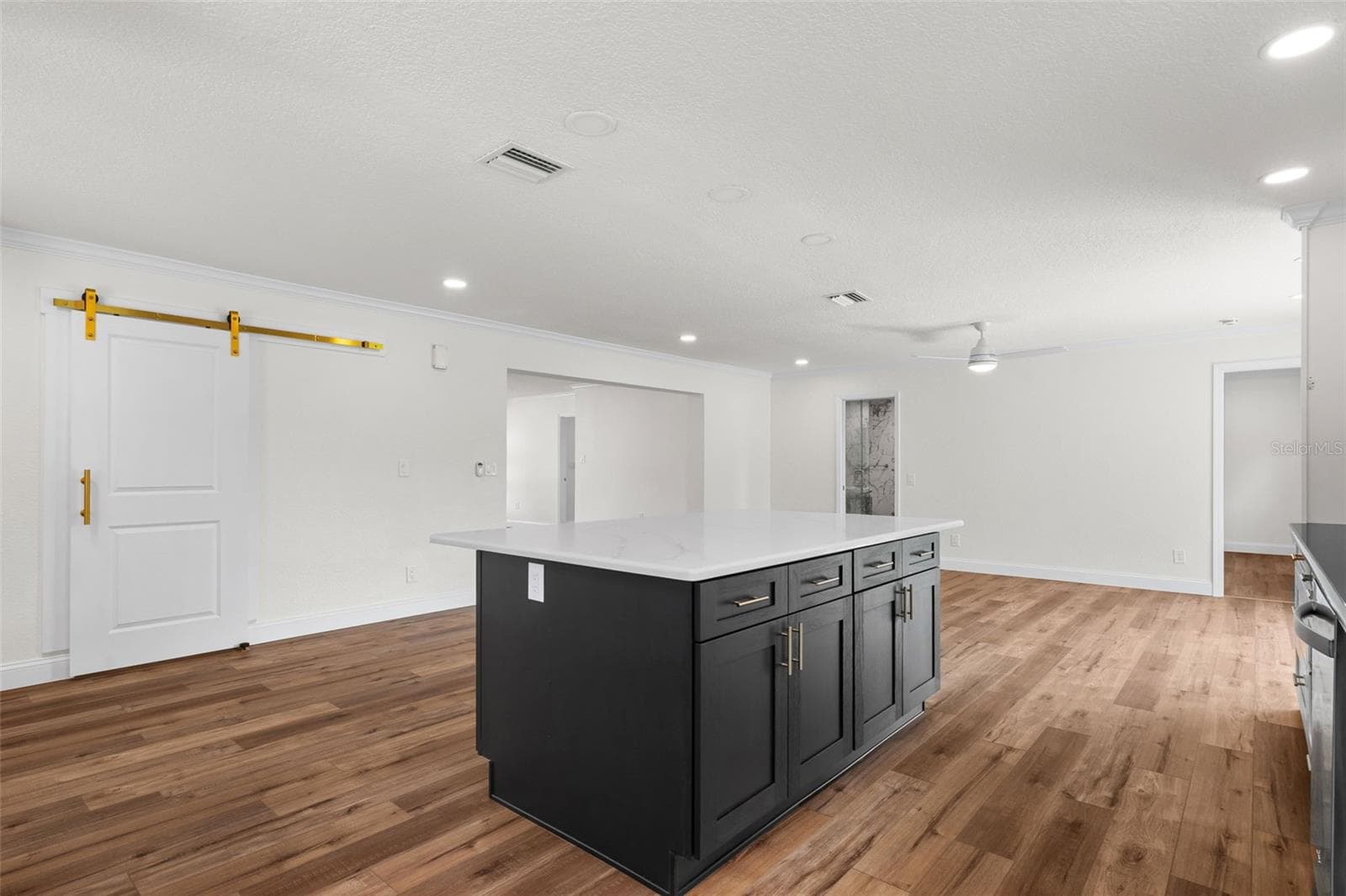 Single Family Residence at 723 W BAYSHORE DR, TARPON SPRINGS, photo 15 of 60