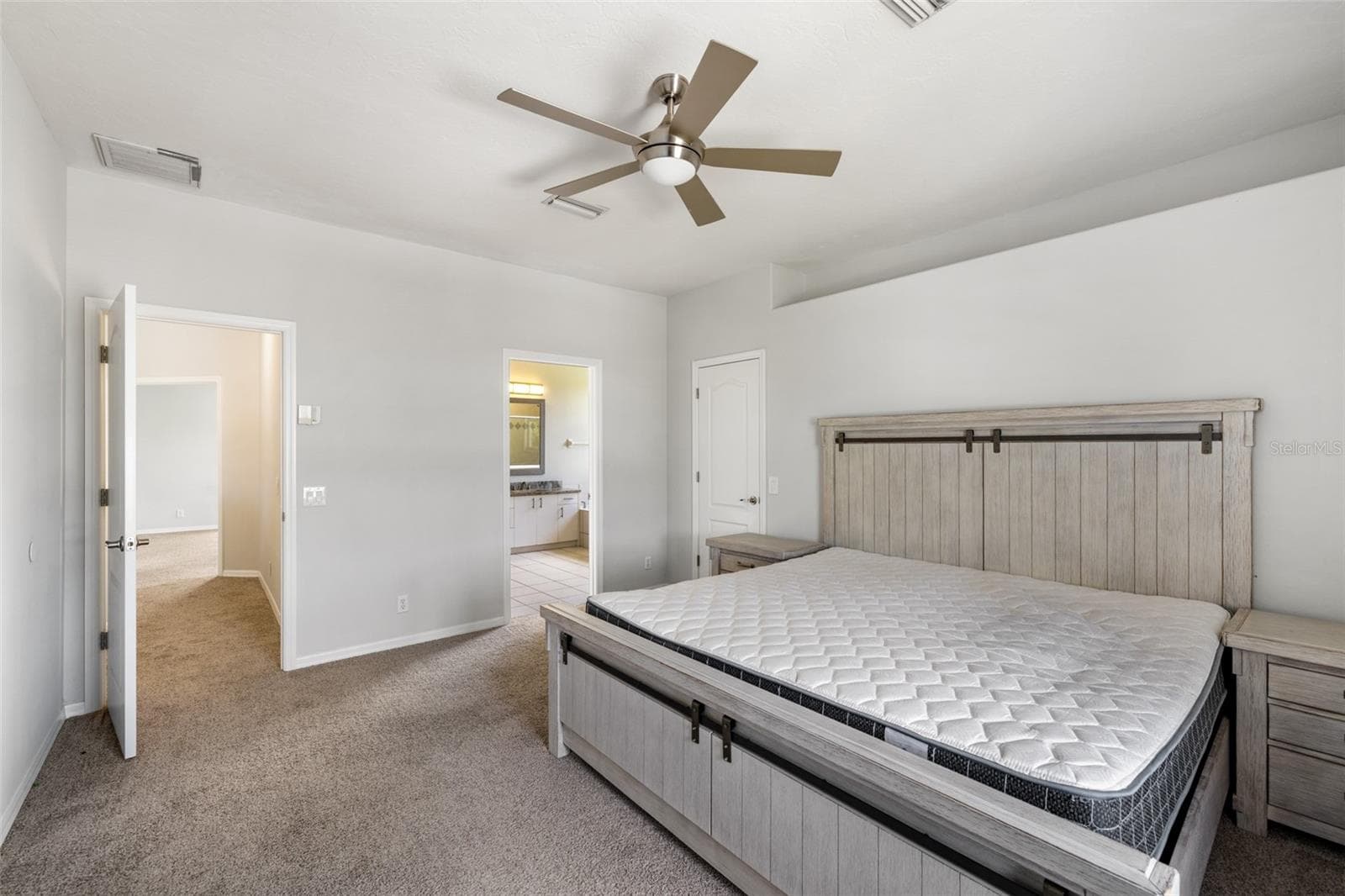 Primary Bedroom w/walk-in closet - 4705 78TH CT E, BRADENTON