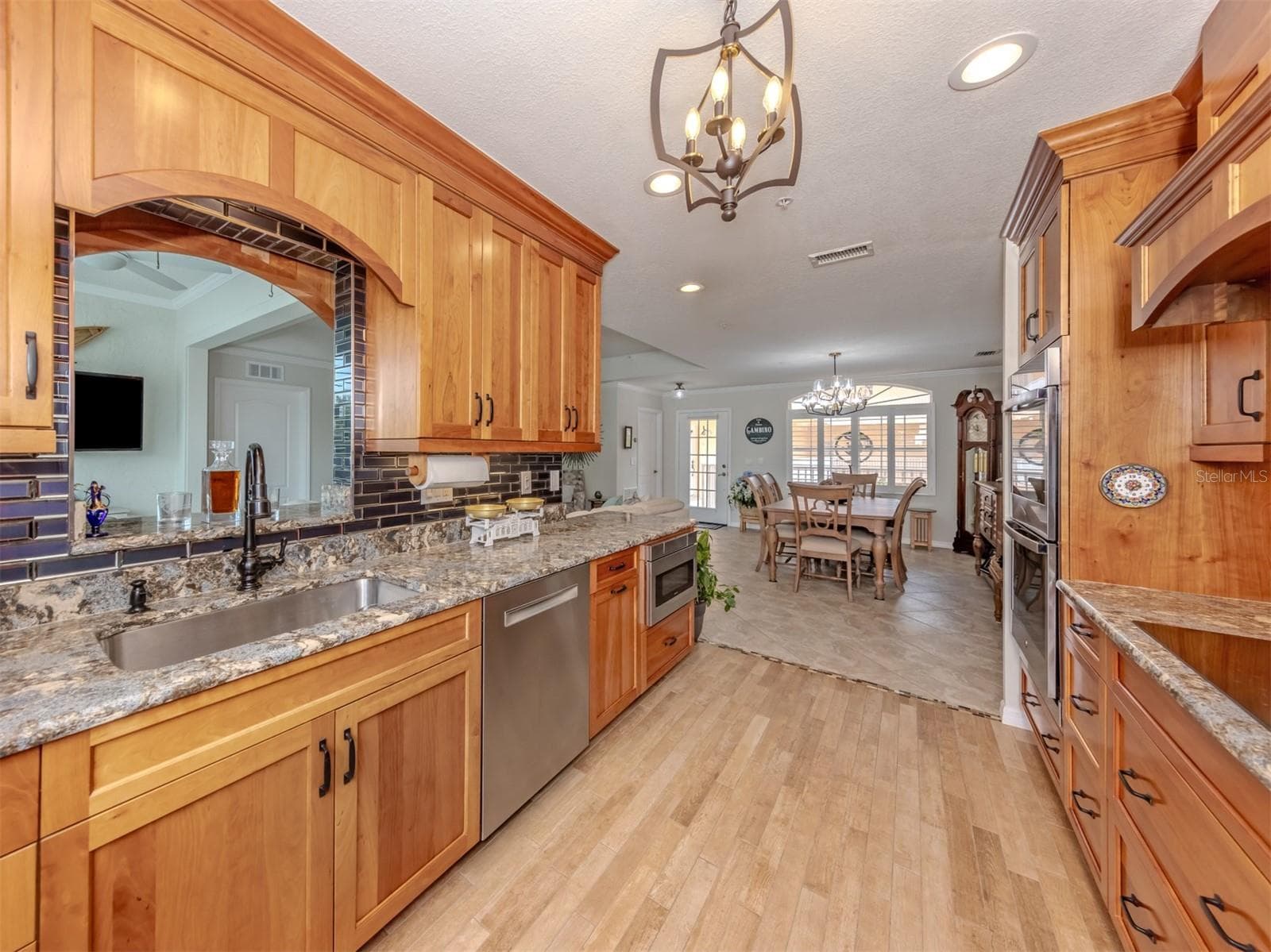 Kitchen to dining room, entry - 1505 GONDOLA PARK DR #1505, VENICE