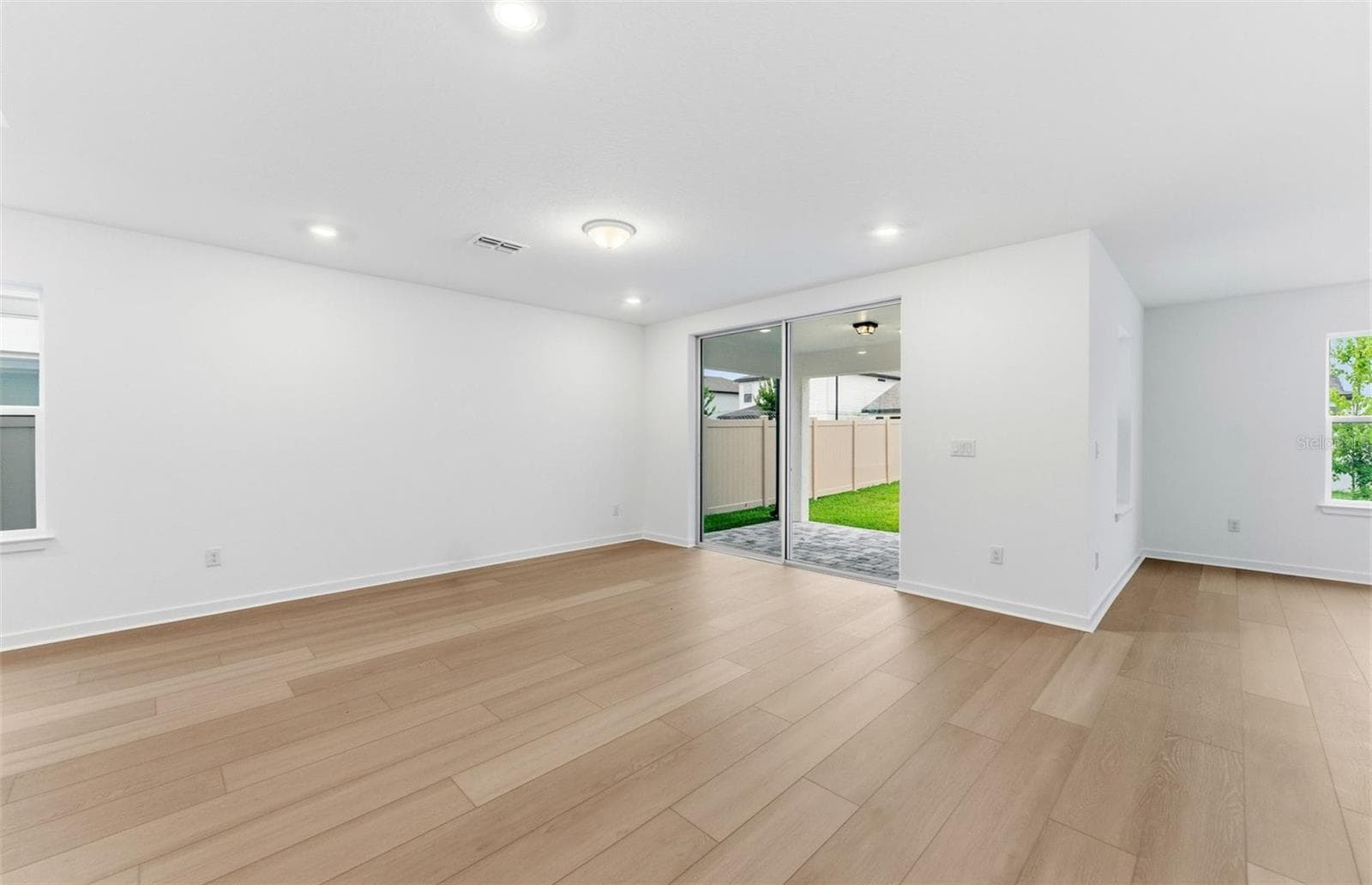 Gathering Room - 33426 BARNEBROOK DR, WESLEY CHAPEL