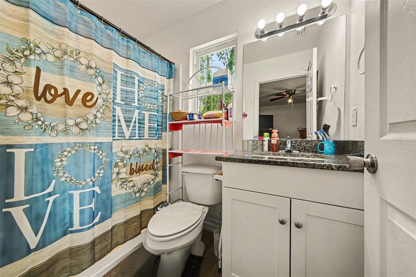 Primary Bedroom Shower En Suite - 17050 SE 60TH ST, OCKLAWAHA