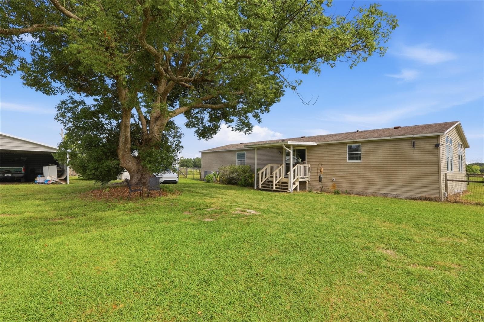 Manufactured Home at 28651 TUPPER RD, WESLEY CHAPEL, photo 2 of 33