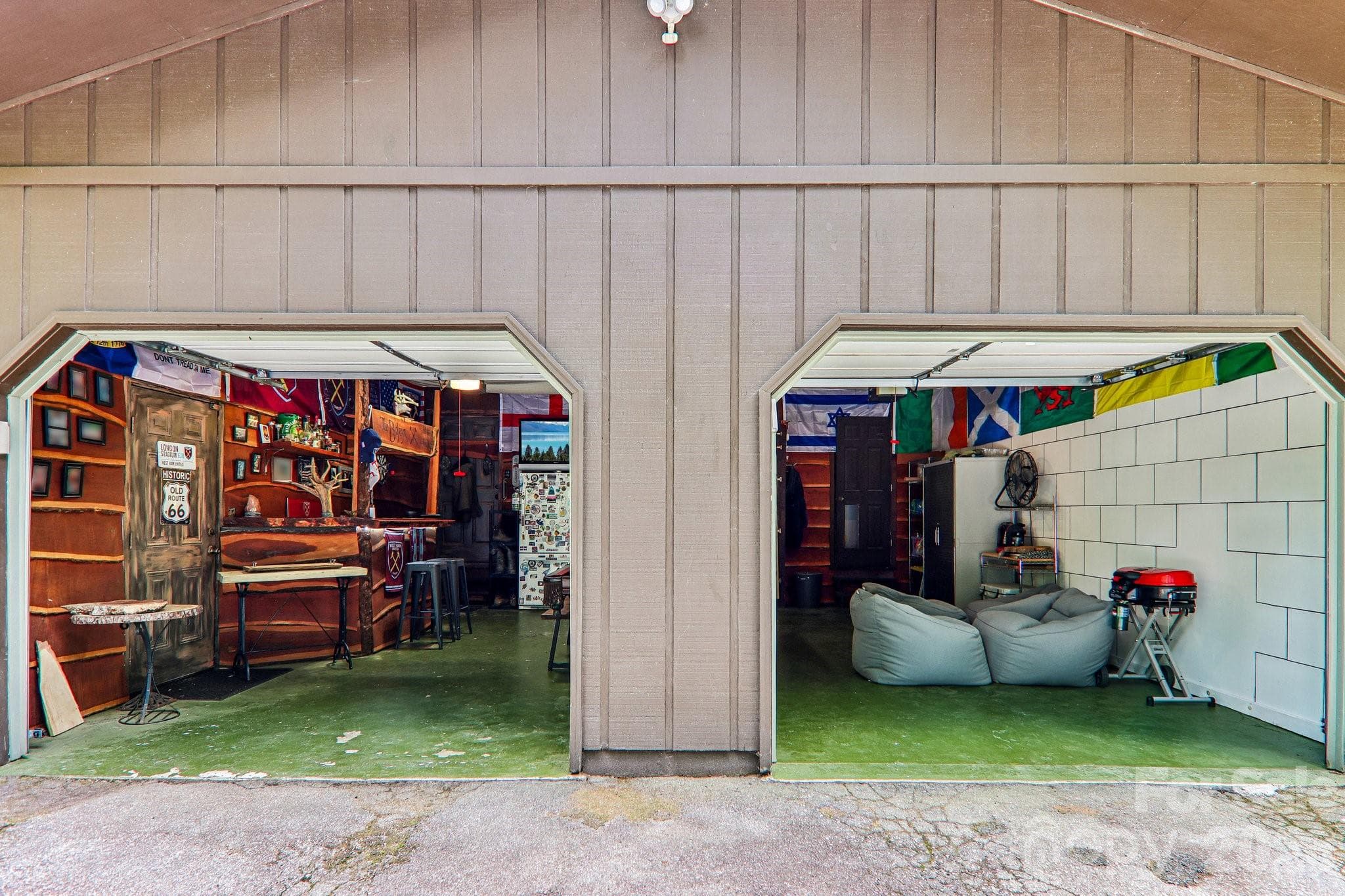 2 car garage - Hendersonville
