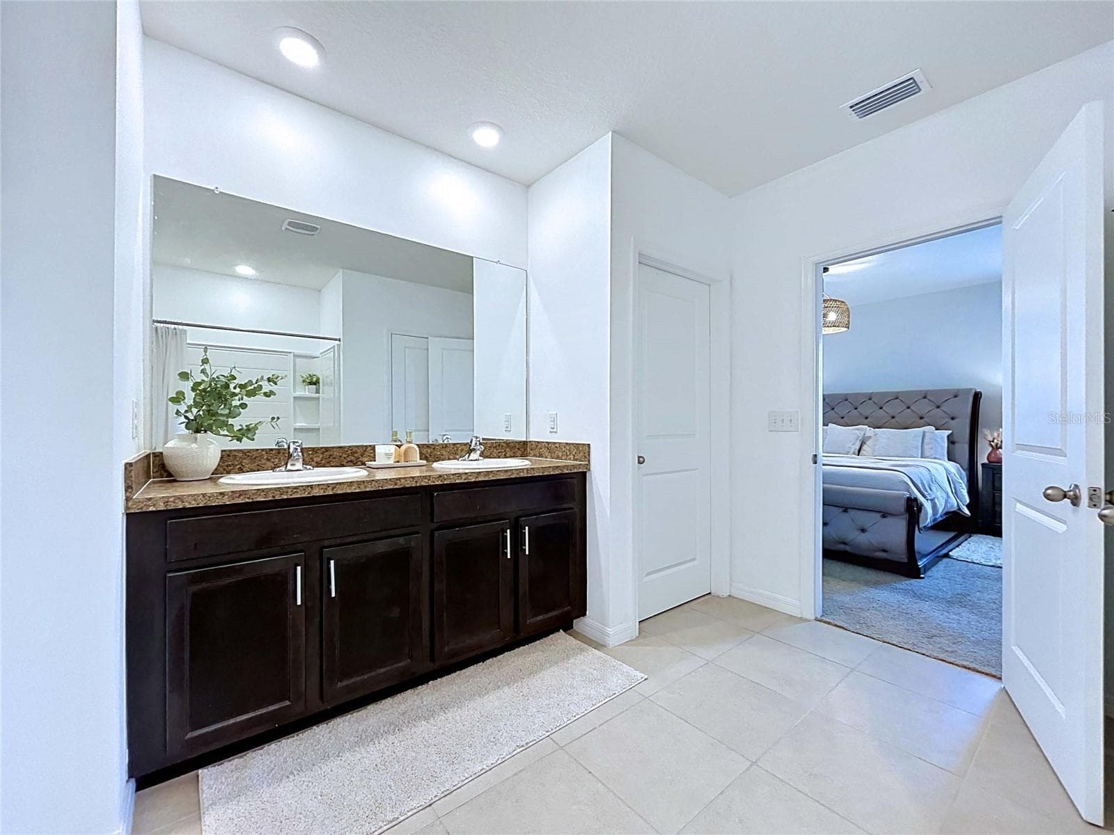 En Suite Bath - 16599 SECRET MEADOW DR, ODESSA