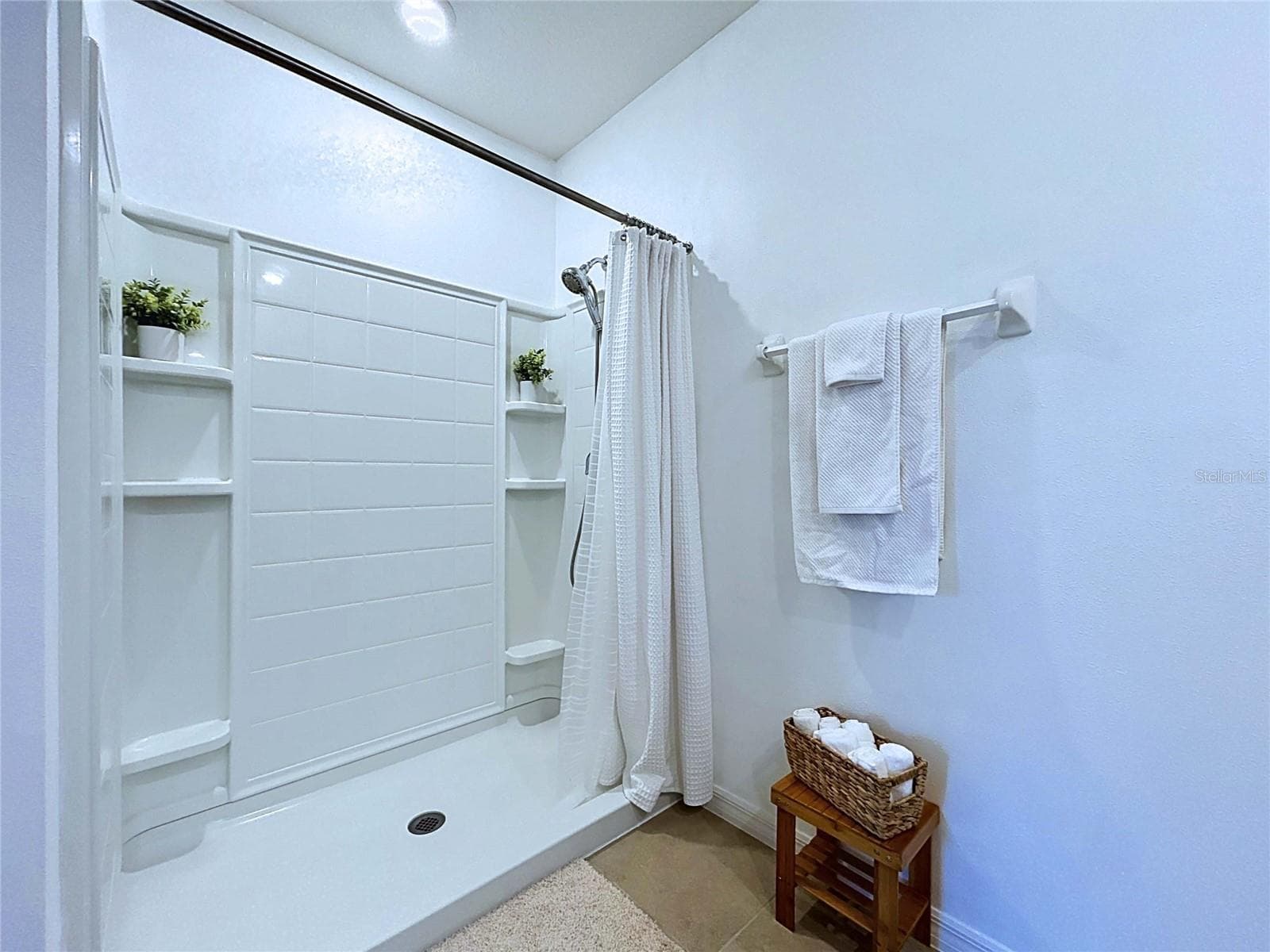 En Suite Bath - 16599 SECRET MEADOW DR, ODESSA
