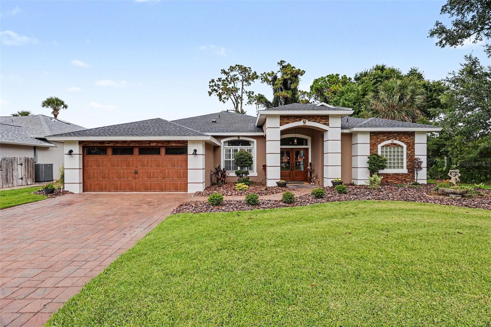 Single Family Residence at 663 SHERIDAN WOODS DR, MELBOURNE, photo 2 of 30