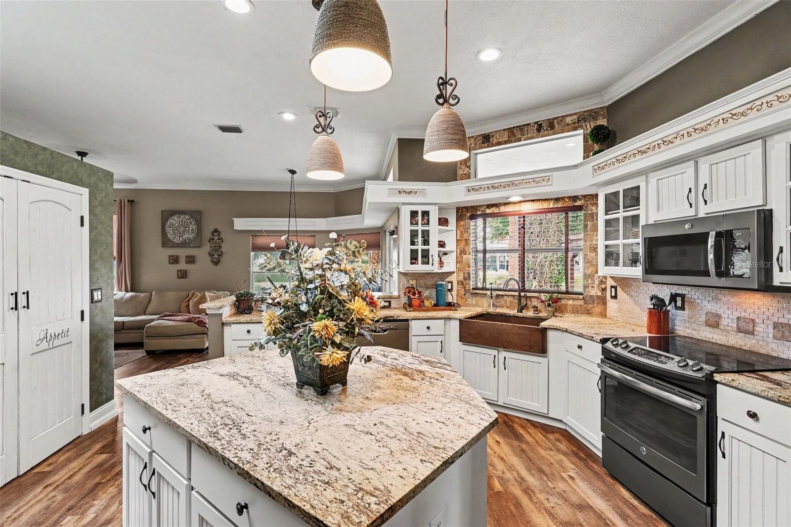 Single Family Residence at 663 SHERIDAN WOODS DR, MELBOURNE, photo 13 of 30