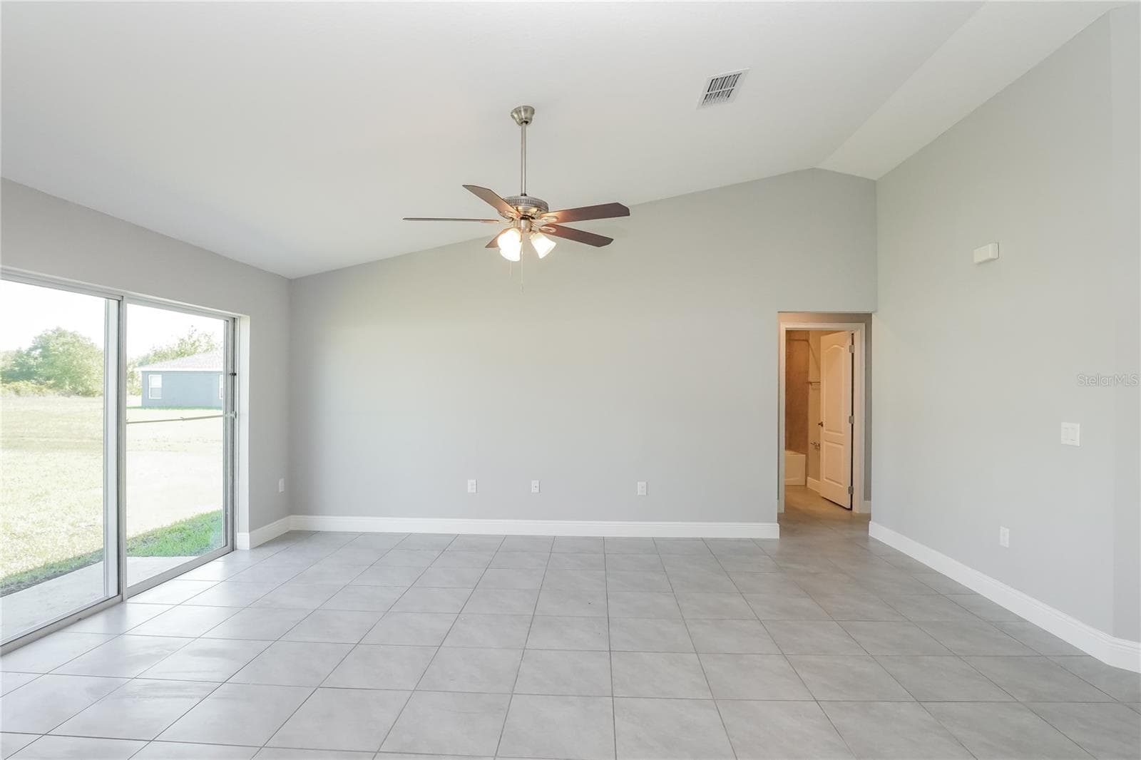 Single Family Residence at 286 BECKENHAM DR, KISSIMMEE, photo 4 of 15