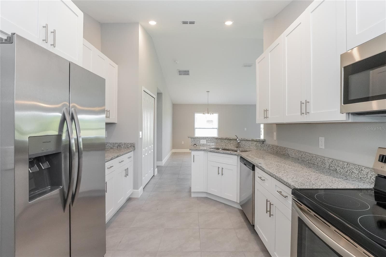 Single Family Residence at 286 BECKENHAM DR, KISSIMMEE, photo 5 of 15