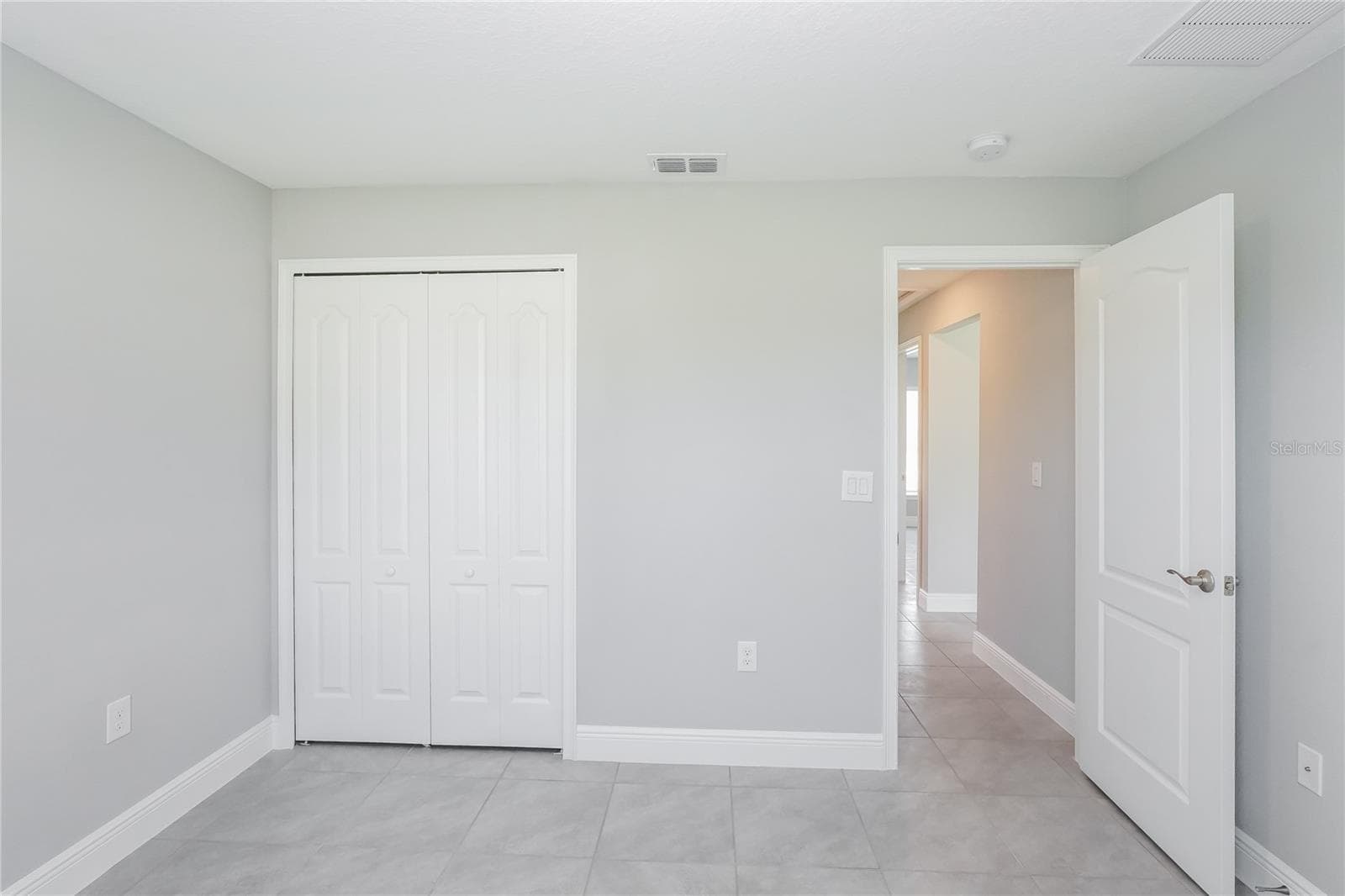 Single Family Residence at 286 BECKENHAM DR, KISSIMMEE, photo 10 of 15
