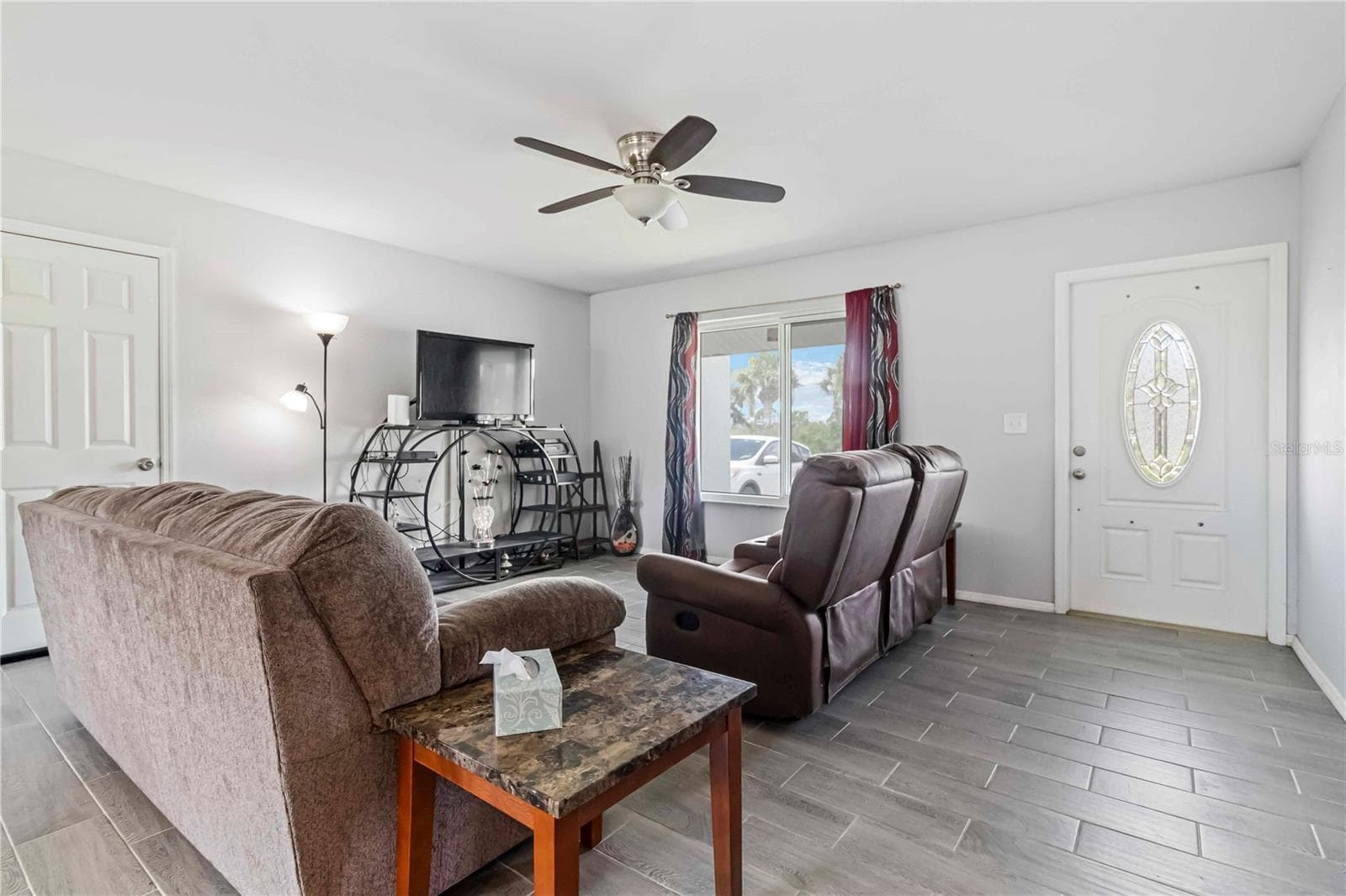 Single Family Residence at 20550 EDGEWATER DR, PORT CHARLOTTE, photo 10 of 36