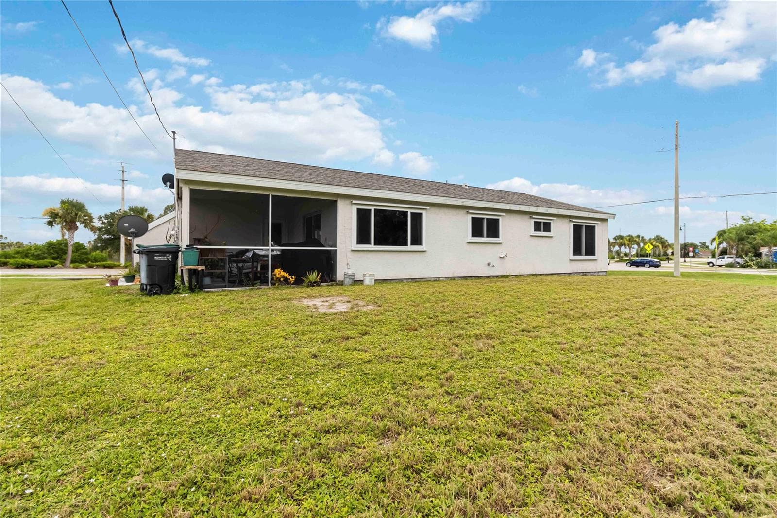 Single Family Residence at 20550 EDGEWATER DR, PORT CHARLOTTE, photo 27 of 36
