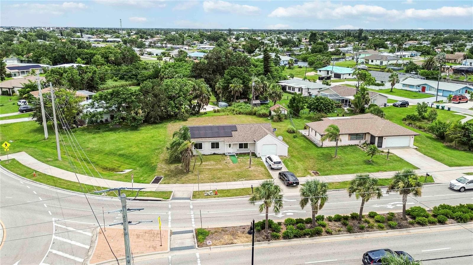 Single Family Residence at 20550 EDGEWATER DR, PORT CHARLOTTE, photo 29 of 36