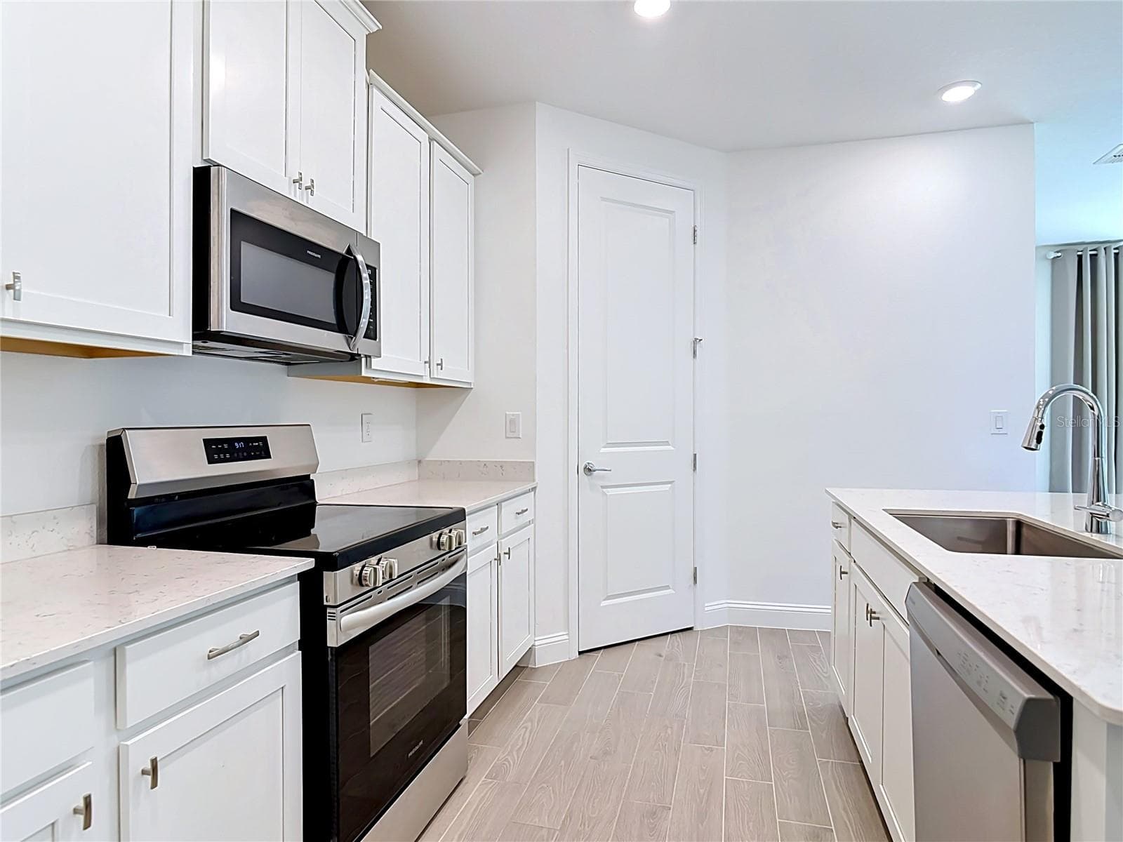 Single Family Residence at 2183 RAGLAN CIR, ORMOND BEACH, photo 15 of 65