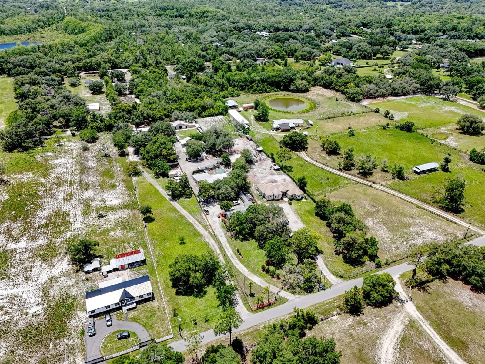 Single Family Residence at 2036 LAKE VIEW AVE, CHULUOTA, photo 2 of 97