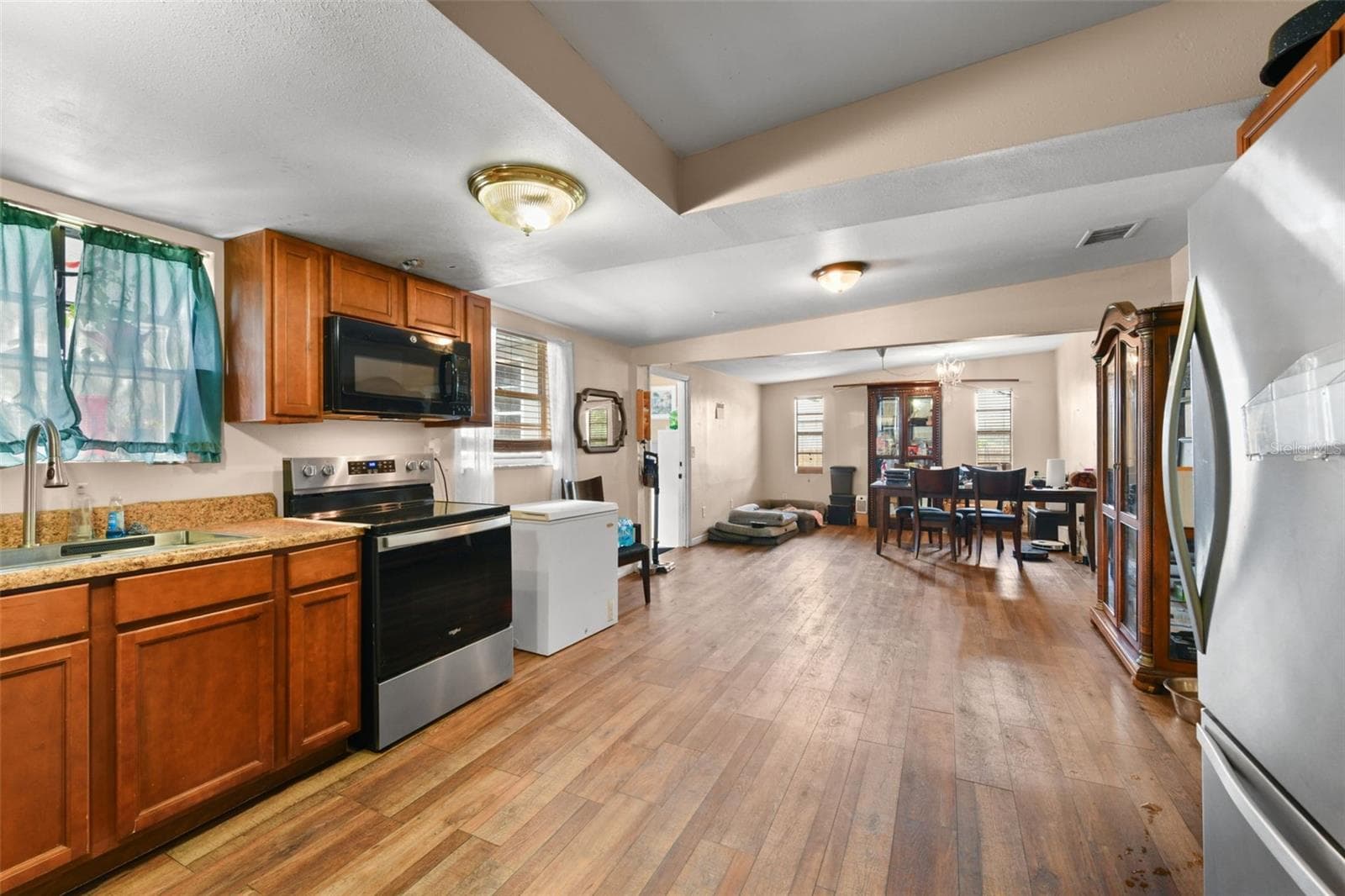 Main House Interior - 2036 LAKE VIEW AVE, CHULUOTA