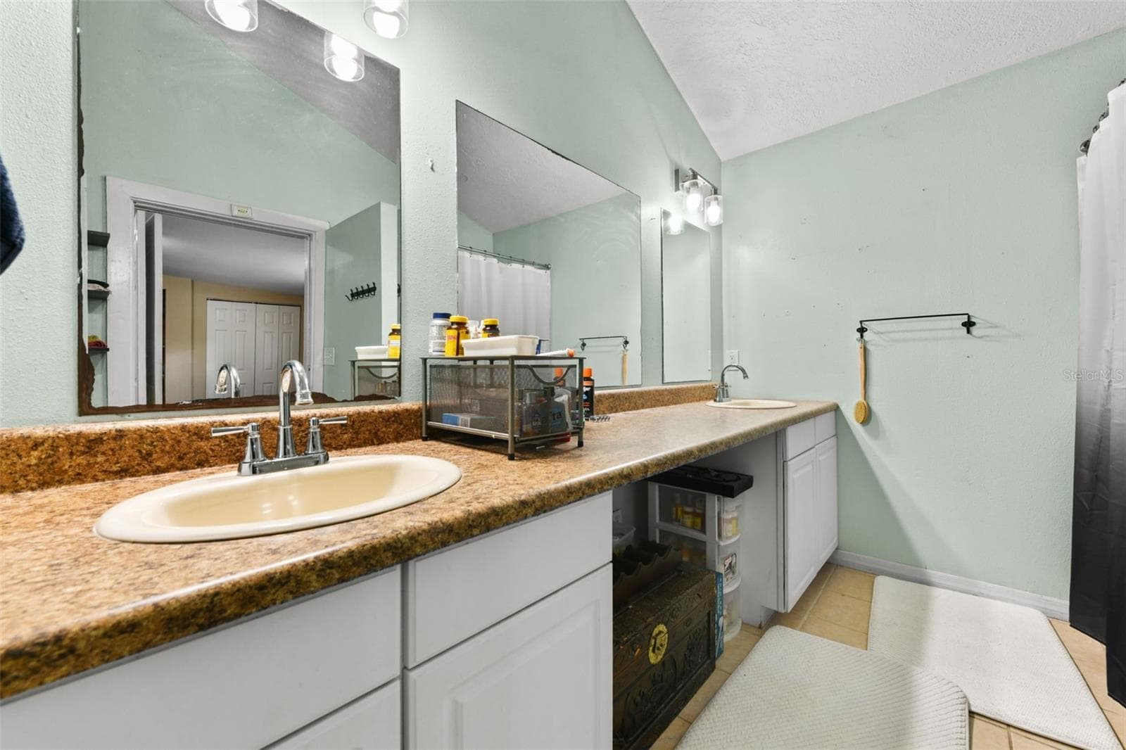 Single Family Residence at 2036 LAKE VIEW AVE, CHULUOTA, photo 25 of 97