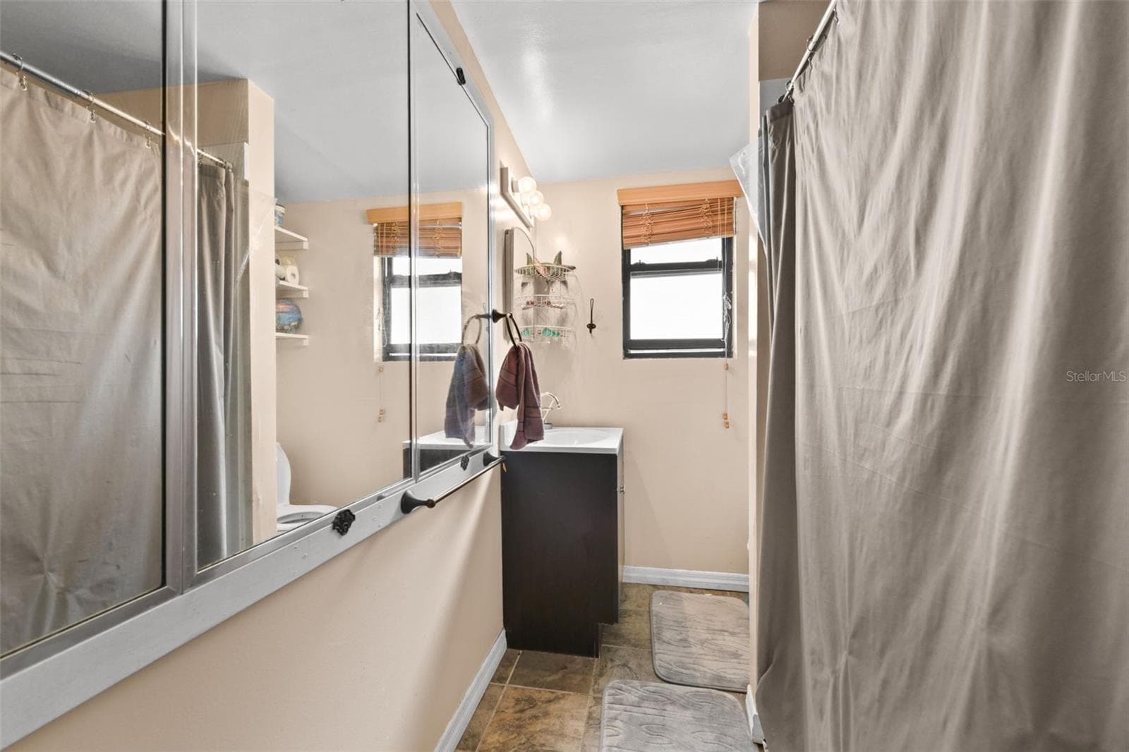 Main House Bathroom 2 - 2036 LAKE VIEW AVE, CHULUOTA